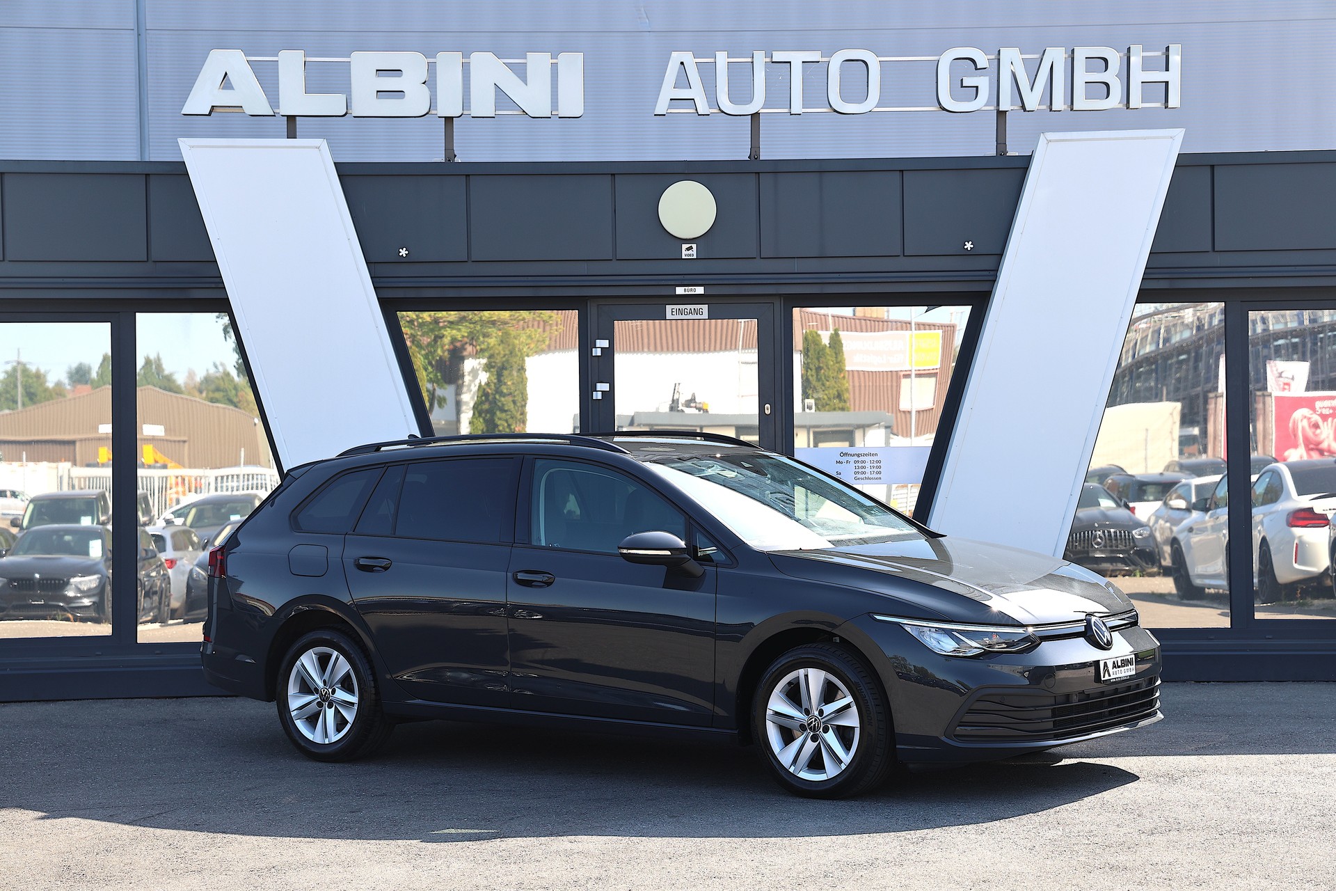 VW Golf VIII Variant 2.0 TDI Life DSG-showroom-element-1