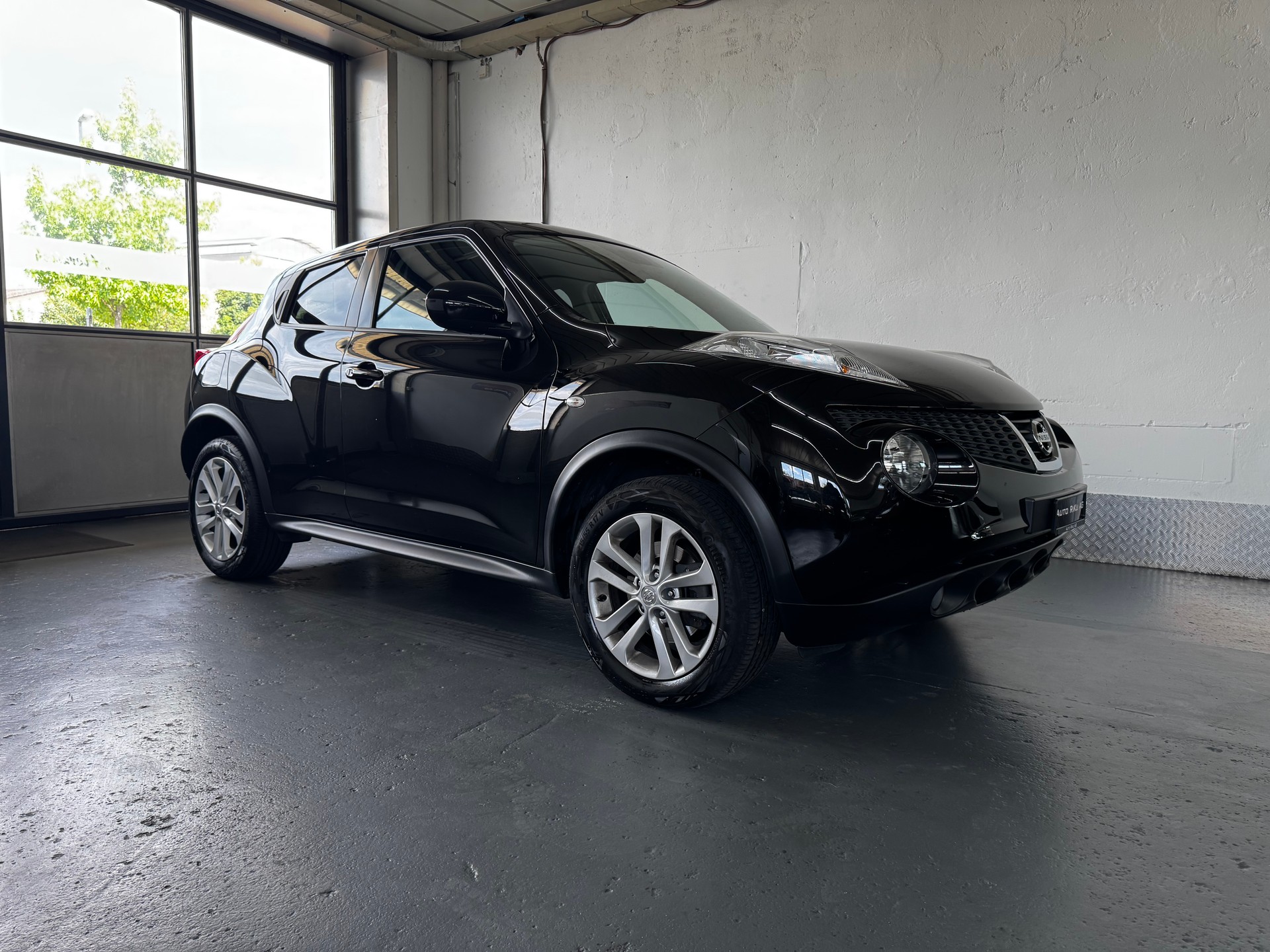 NISSAN Juke 1.6 DIG-T tekna-showroom-element-1