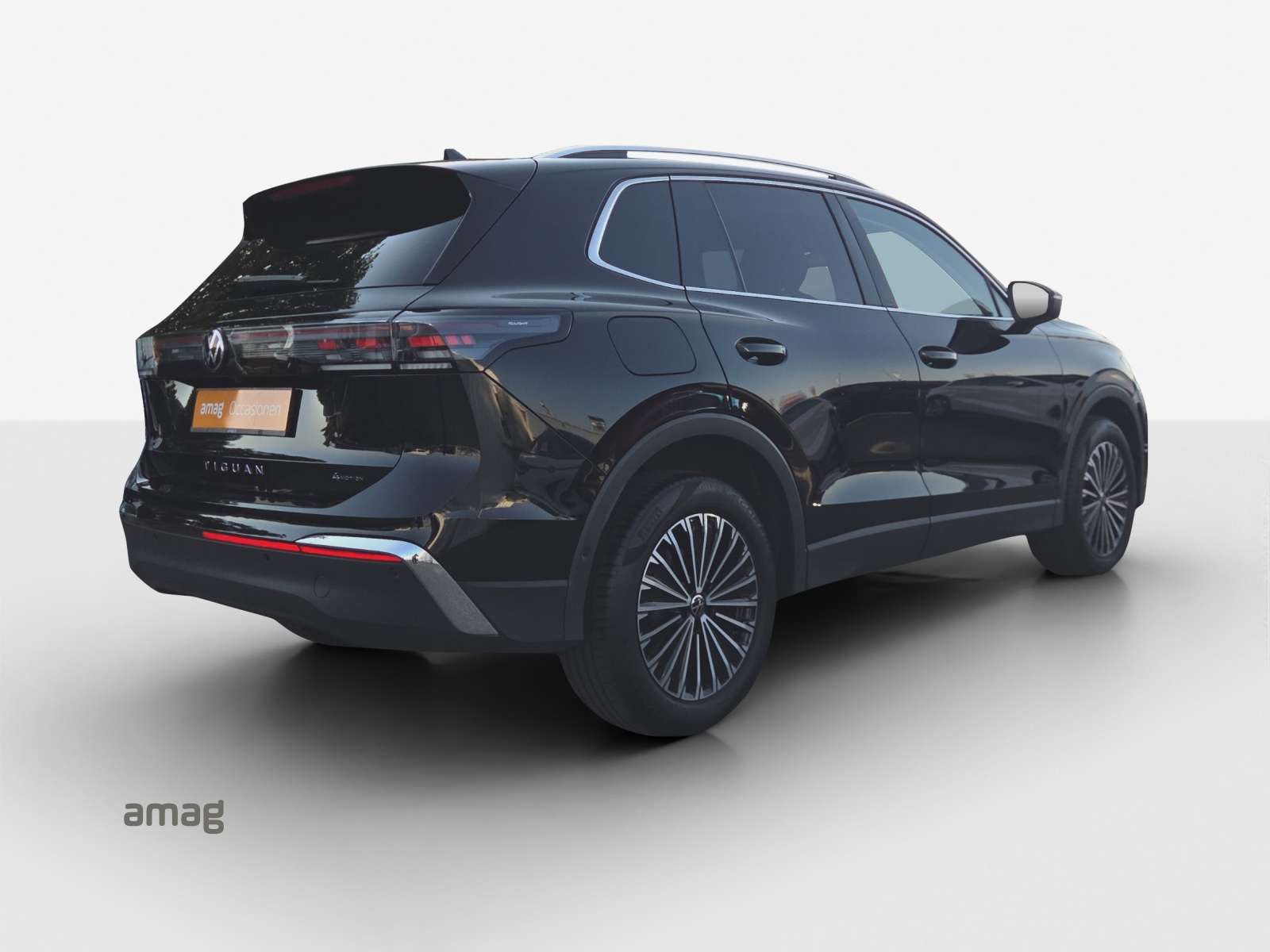 VW Tiguan 2.0 TSI DSG Elegance 4Motion-image-4