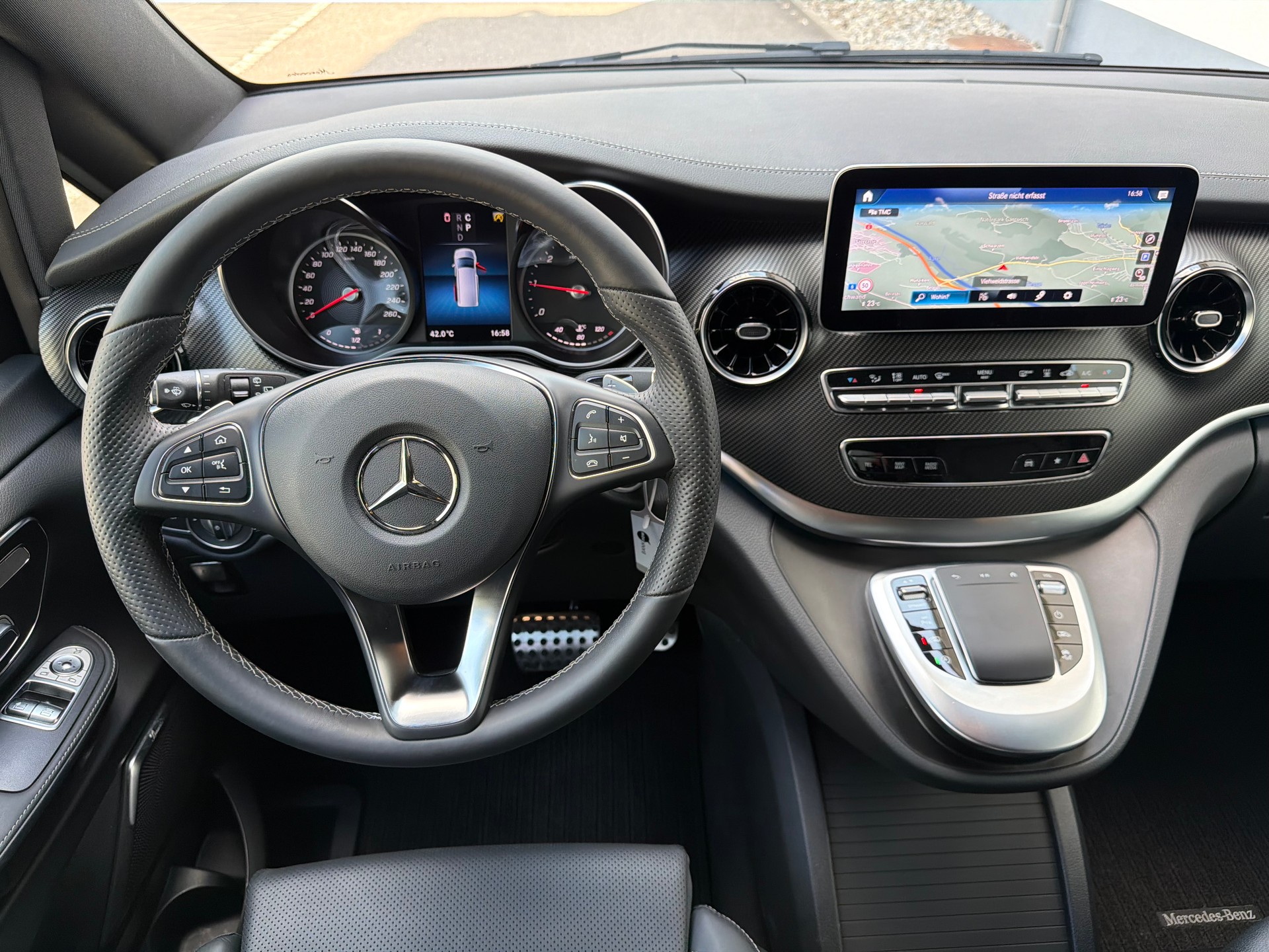 MERCEDES-BENZ V 300 d lang Avantgarde 4Matic 9G-Tronic-image-20