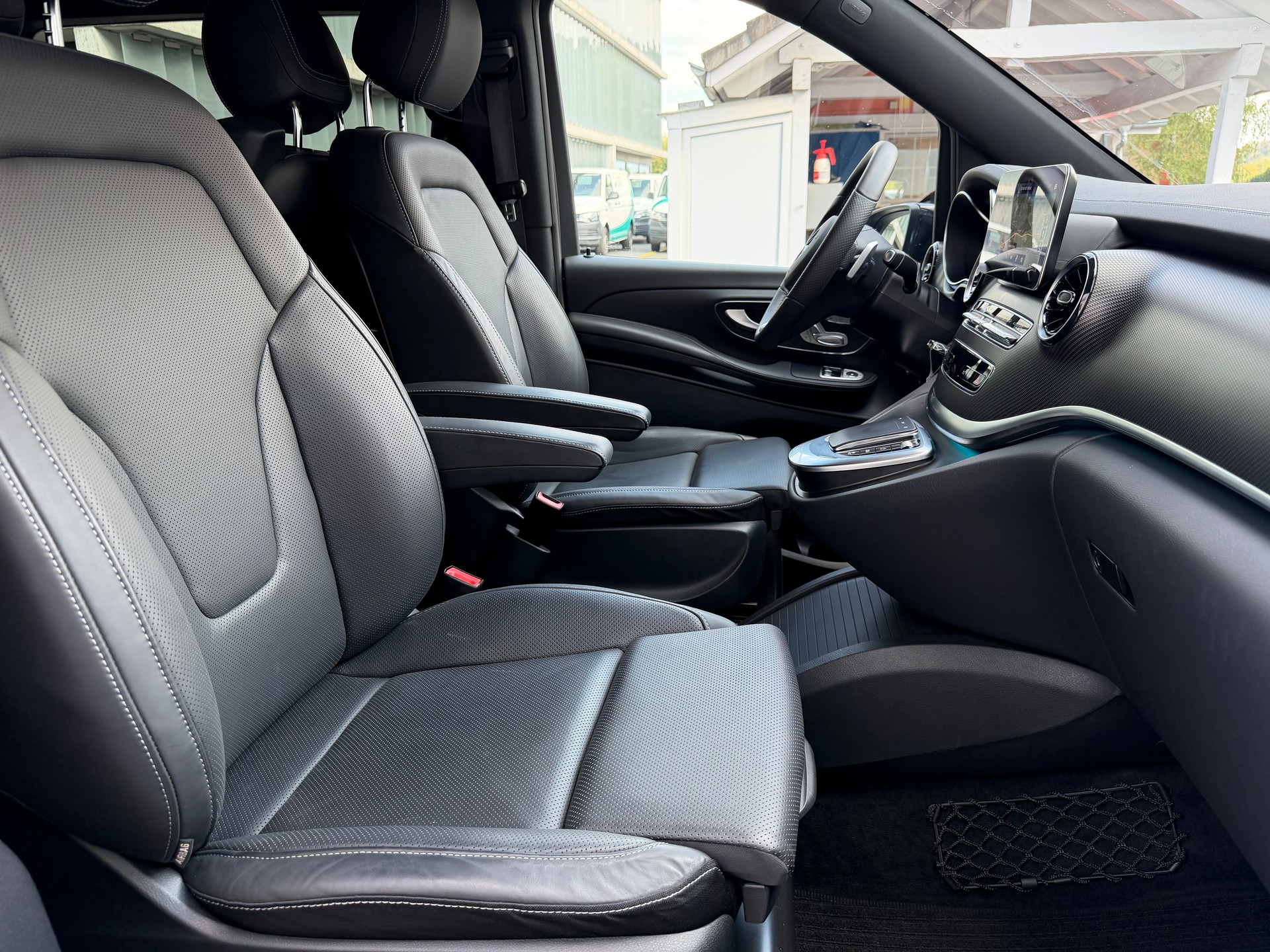 MERCEDES-BENZ V 300 d lang Avantgarde 4Matic 9G-Tronic-image-16
