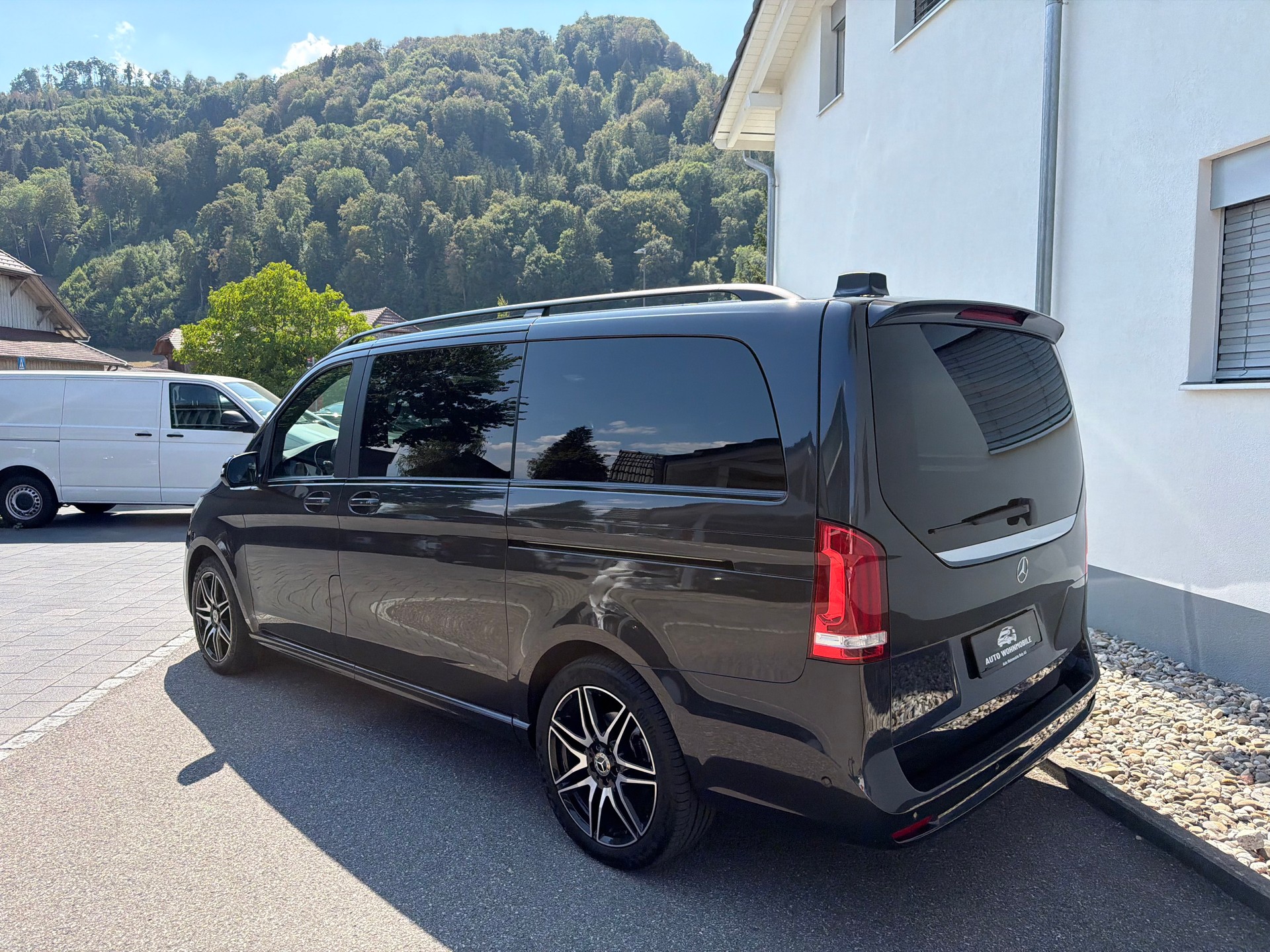 MERCEDES-BENZ V 300 d lang Avantgarde 4Matic 9G-Tronic-image-13