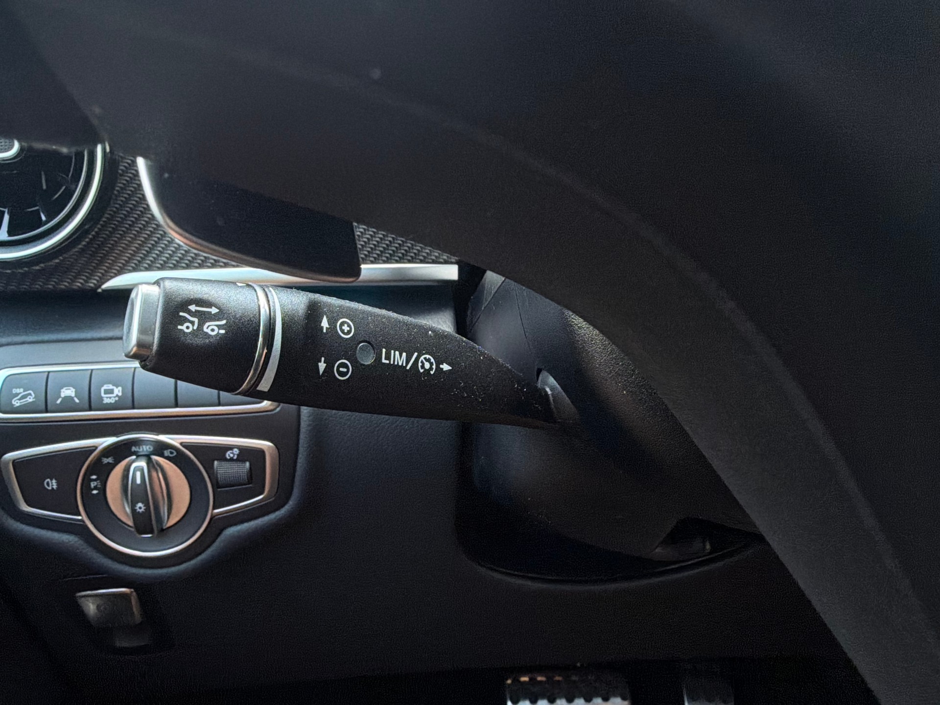 MERCEDES-BENZ V 300 d lang Avantgarde 4Matic 9G-Tronic-image-23