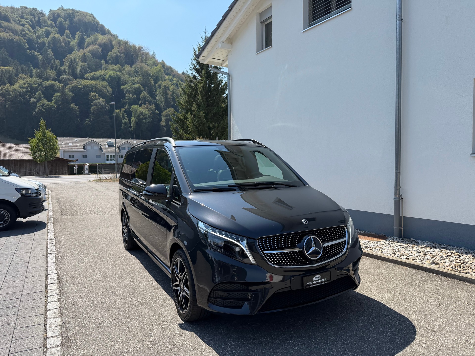 MERCEDES-BENZ V 300 d lang Avantgarde 4Matic 9G-Tronic-showroom-element-1
