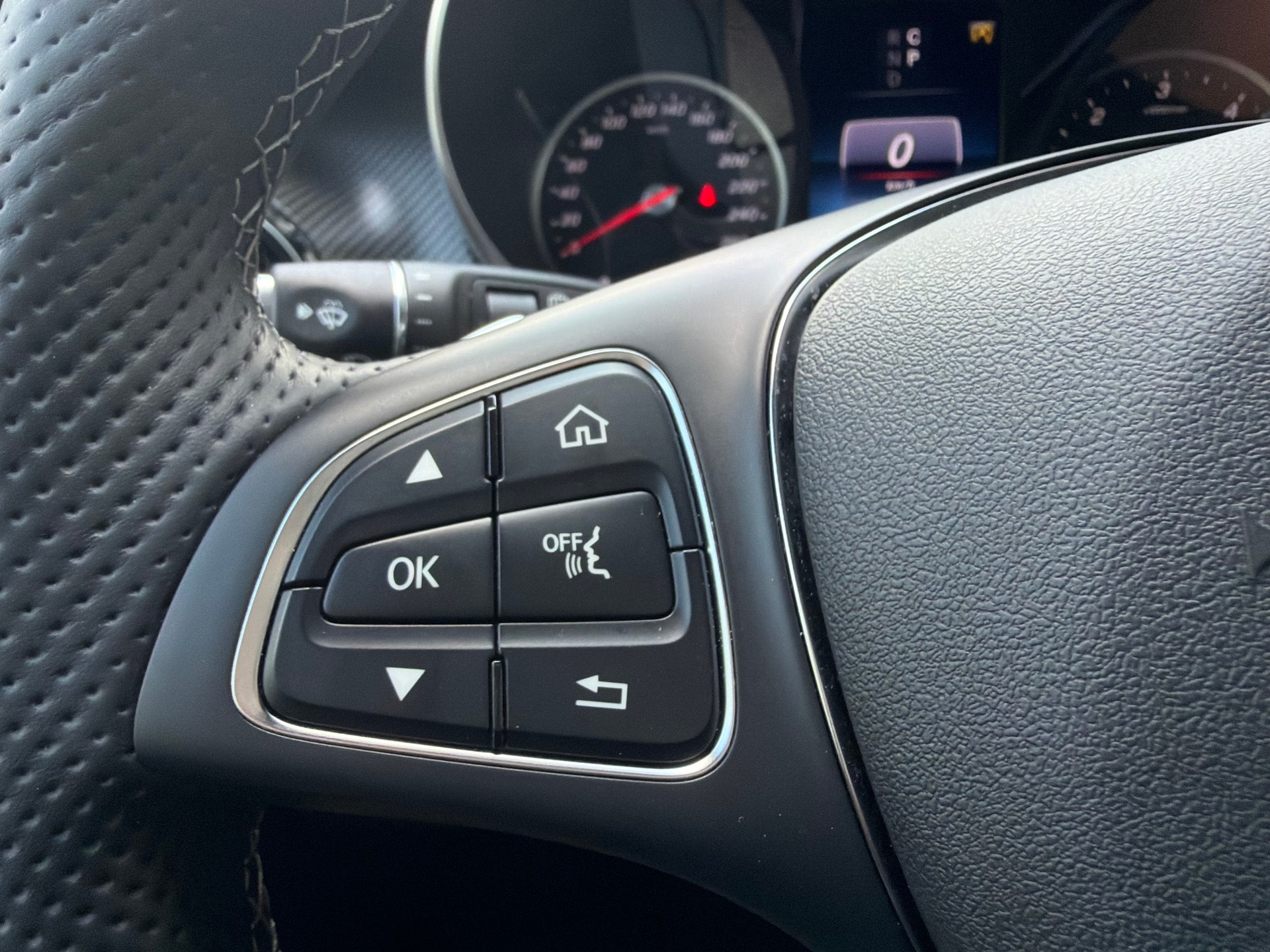 MERCEDES-BENZ V 300 d lang Avantgarde 4Matic 9G-Tronic-image-21