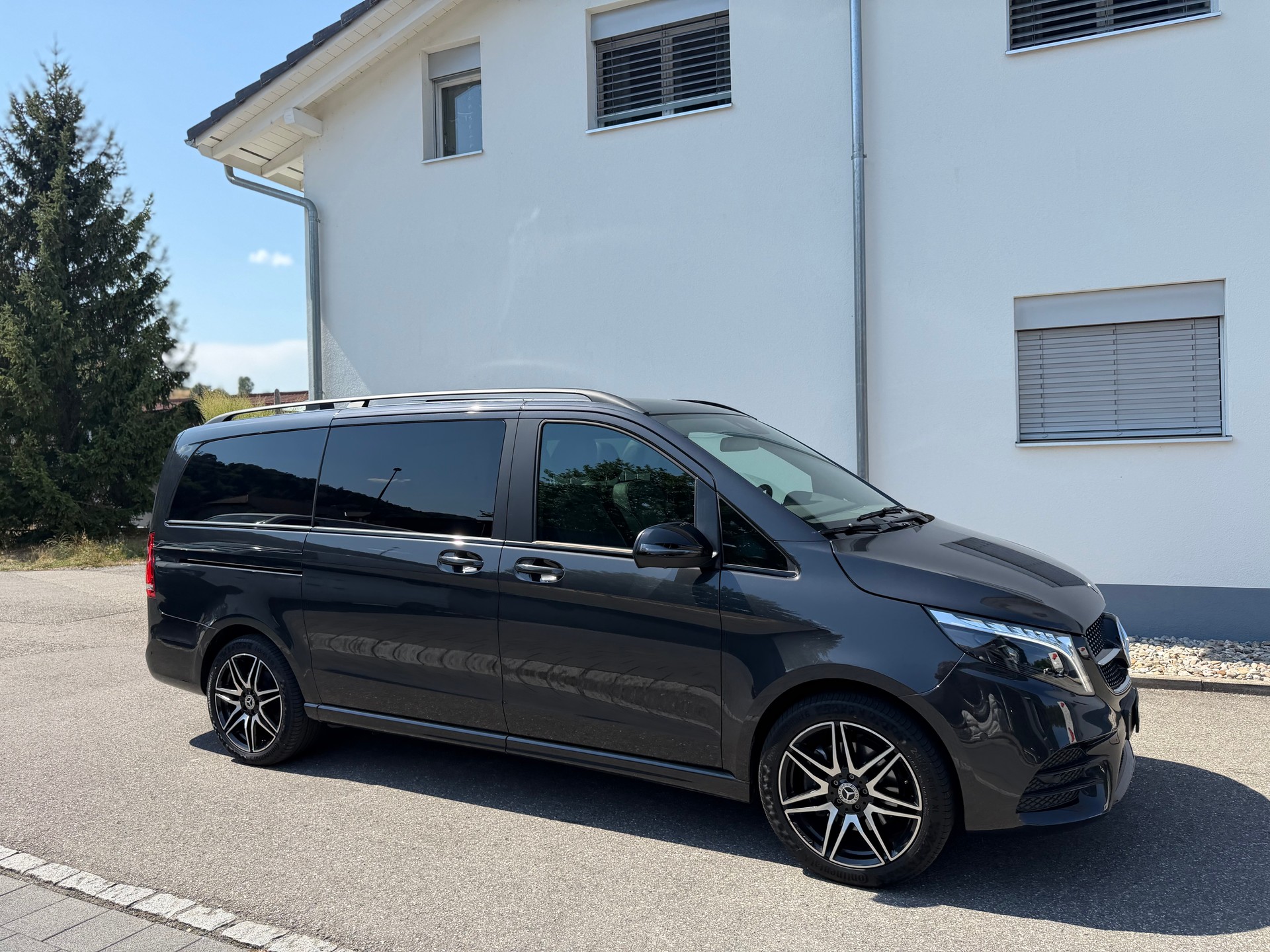 MERCEDES-BENZ V 300 d lang Avantgarde 4Matic 9G-Tronic-showroom-element-3