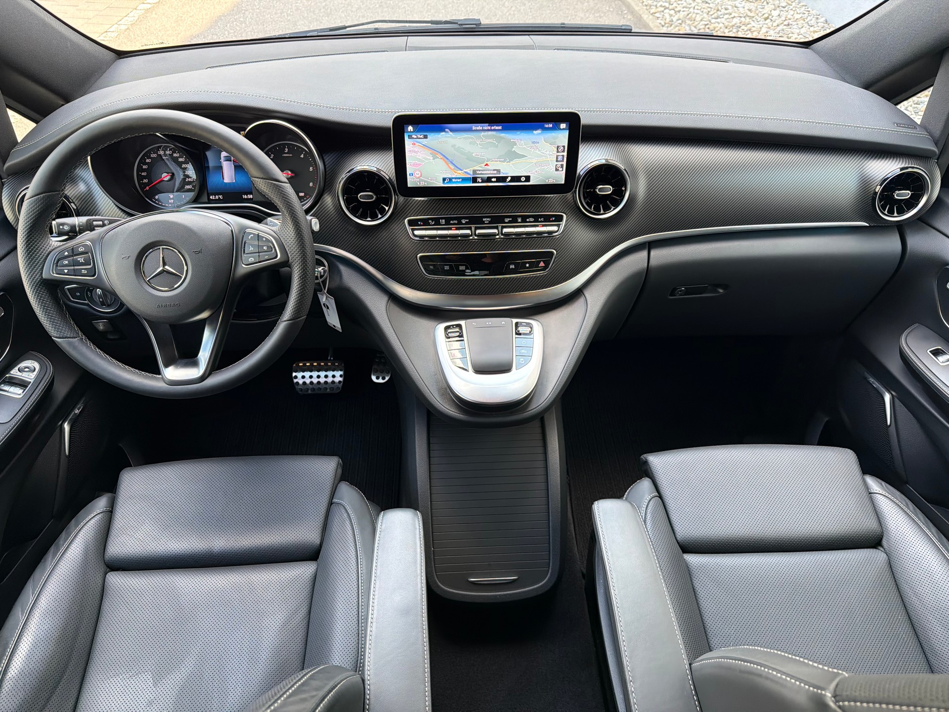 MERCEDES-BENZ V 300 d lang Avantgarde 4Matic 9G-Tronic-image-19