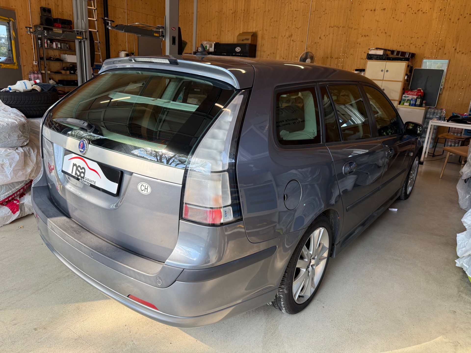 SAAB 9-3 2.0 (1.8t) Vector-showroom-element-3