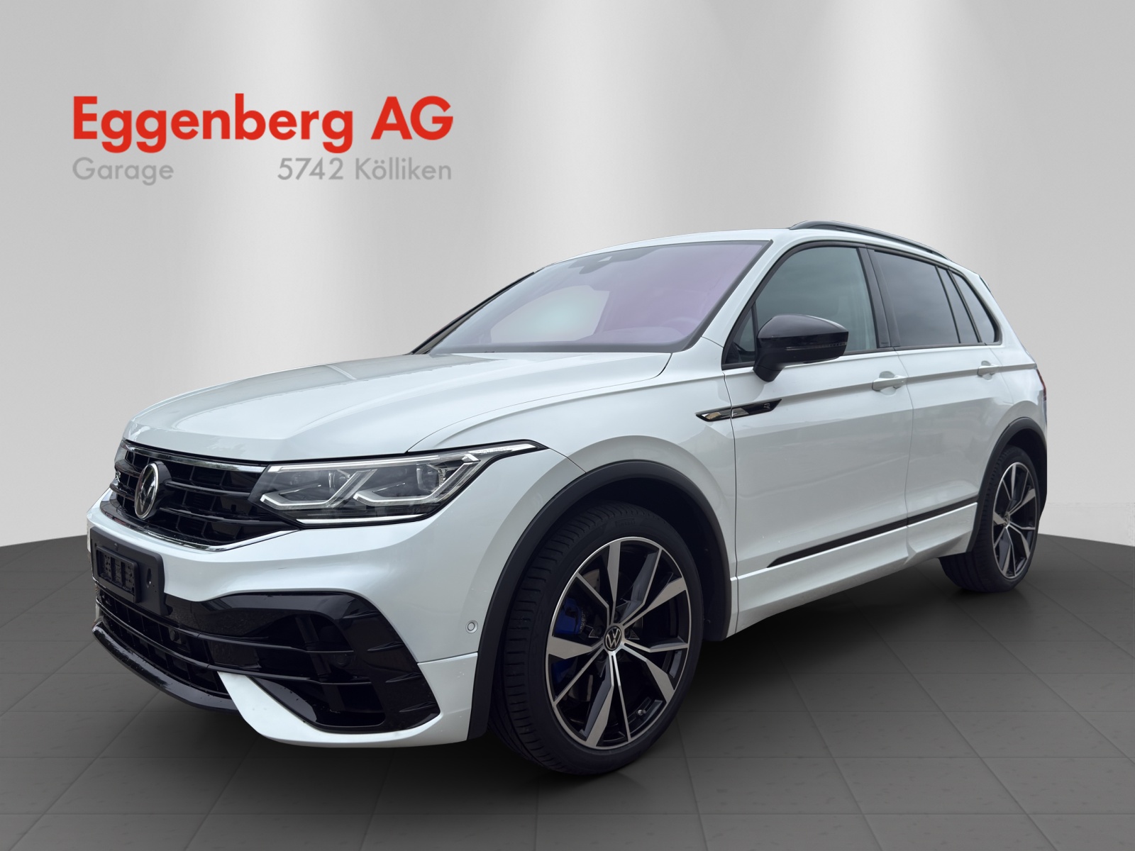 VW Tiguan 2.0TSI R 4Motion DSG, Oryxweiss Perlmutteffekt, 8-fach bereift