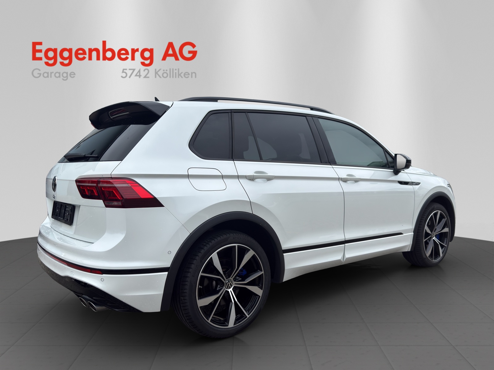 VW Tiguan 2.0TSI R 4Motion DSG, Oryxweiss Perlmutteffekt, 8-fach bereift-image-4