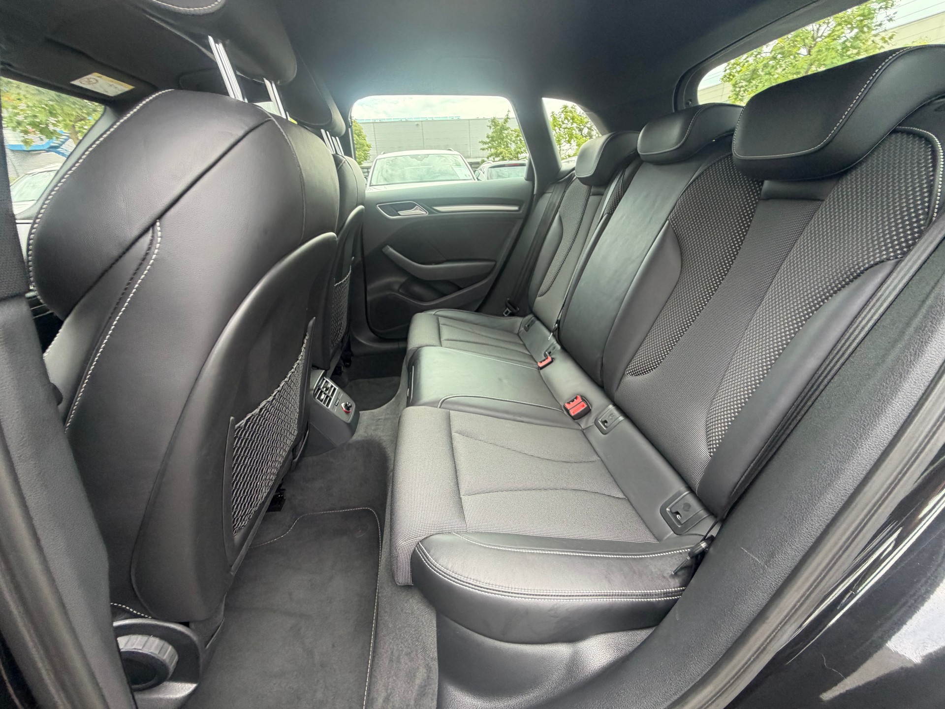 AUDI A3 Sportback 1.4 TFSI Ambition S-tronic-image-9