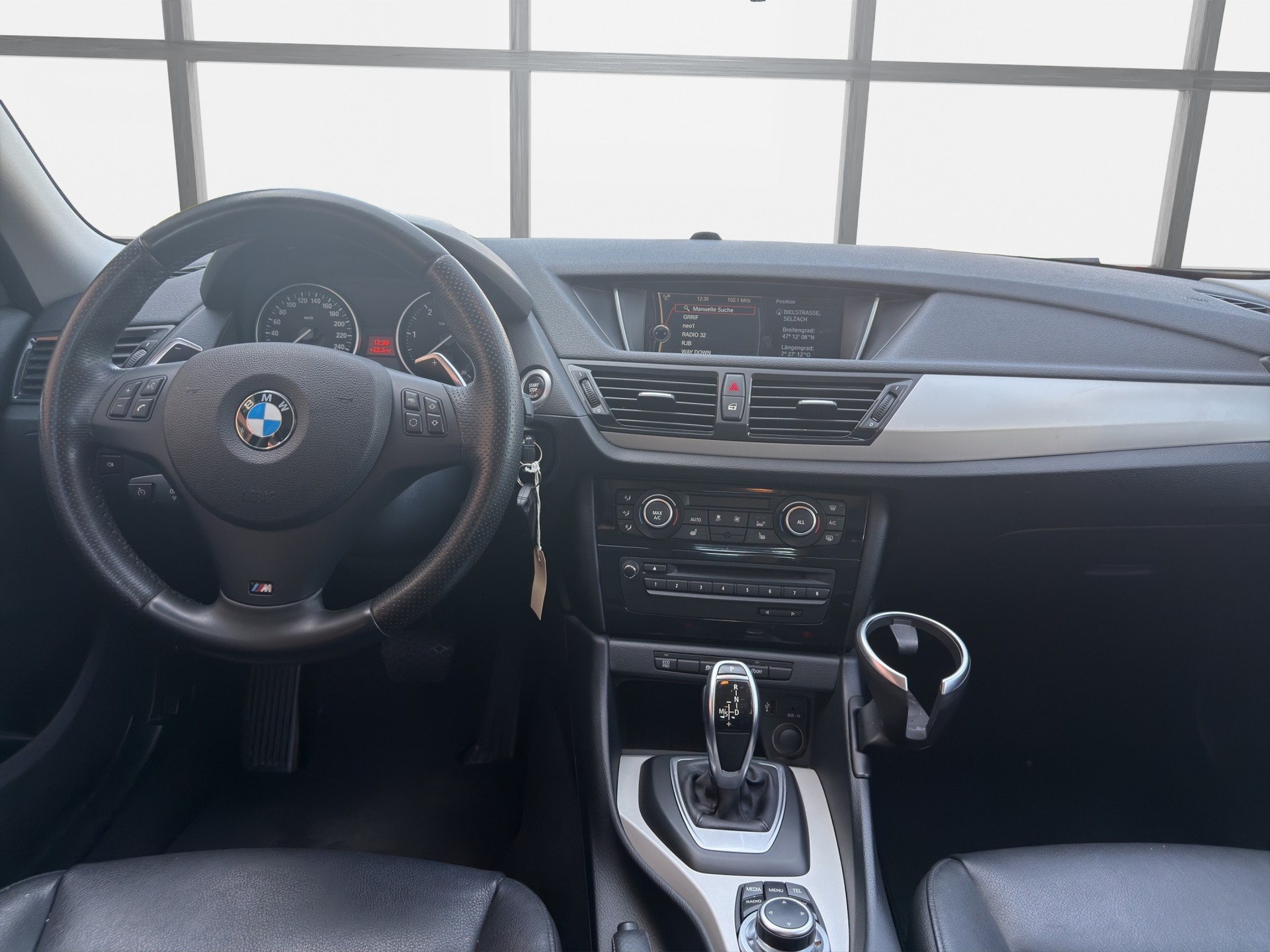 BMW X1 xDrive 20d Steptronic-image-13