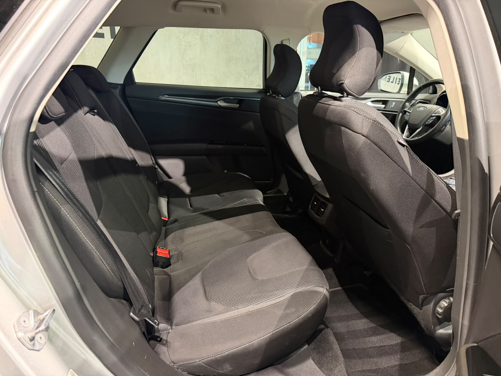 FORD Mondeo 2.0 TDCi Titanium Automatik (CH)-image-23