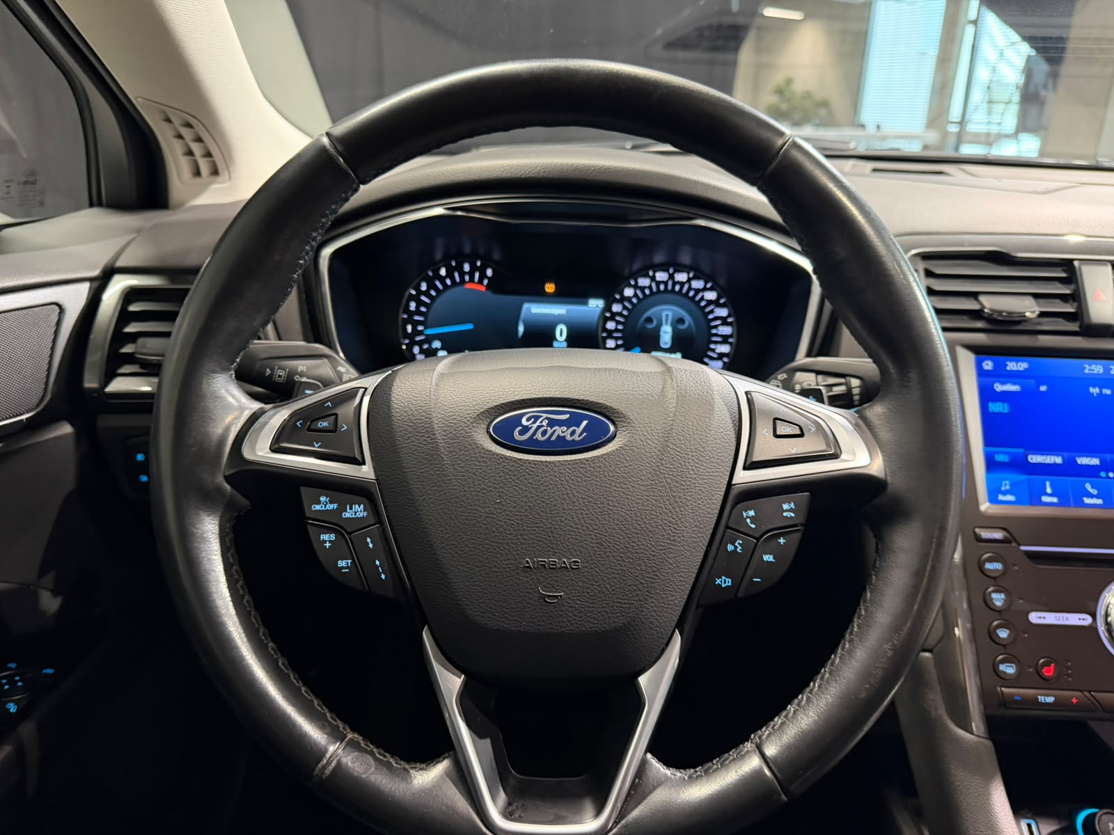 FORD Mondeo 2.0 TDCi Titanium Automatik (CH)-image-28