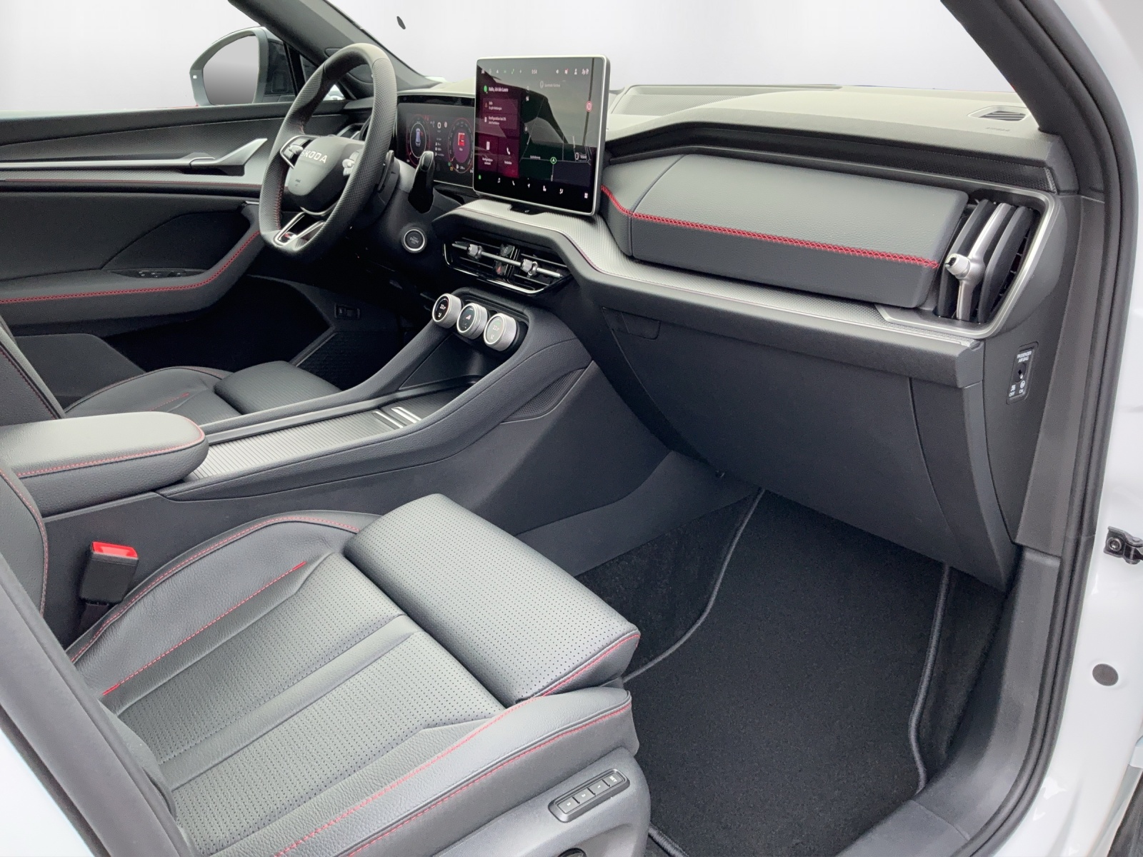 SKODA Kodiaq 2.0 TSI RS 4x4-image-13