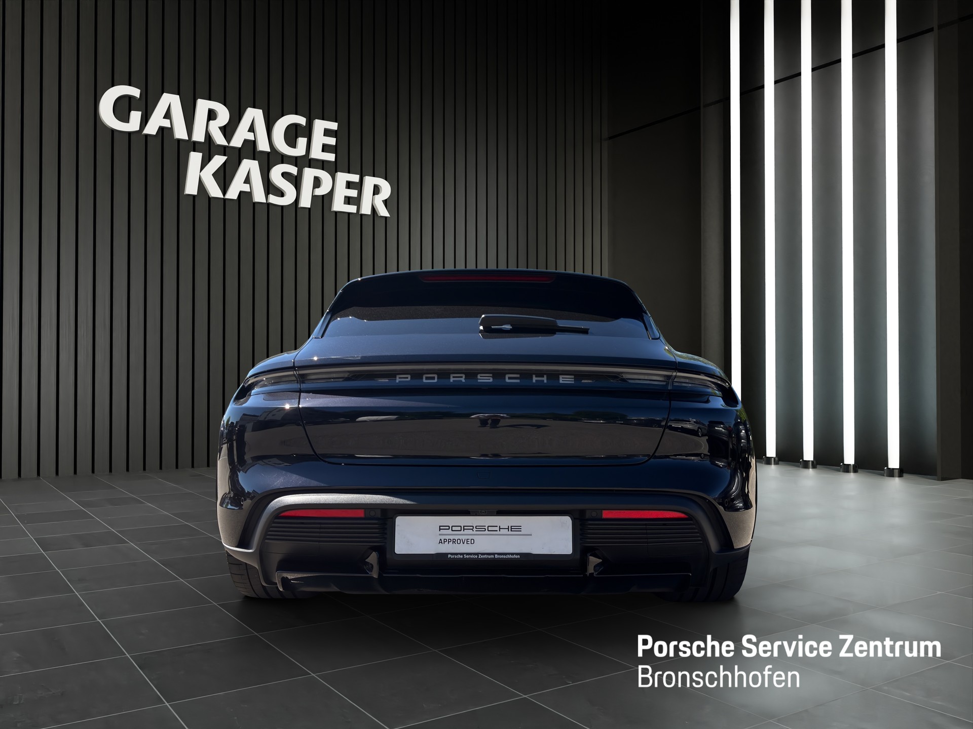 PORSCHE Taycan Turbo S Cross Turismo-showroom-element-3
