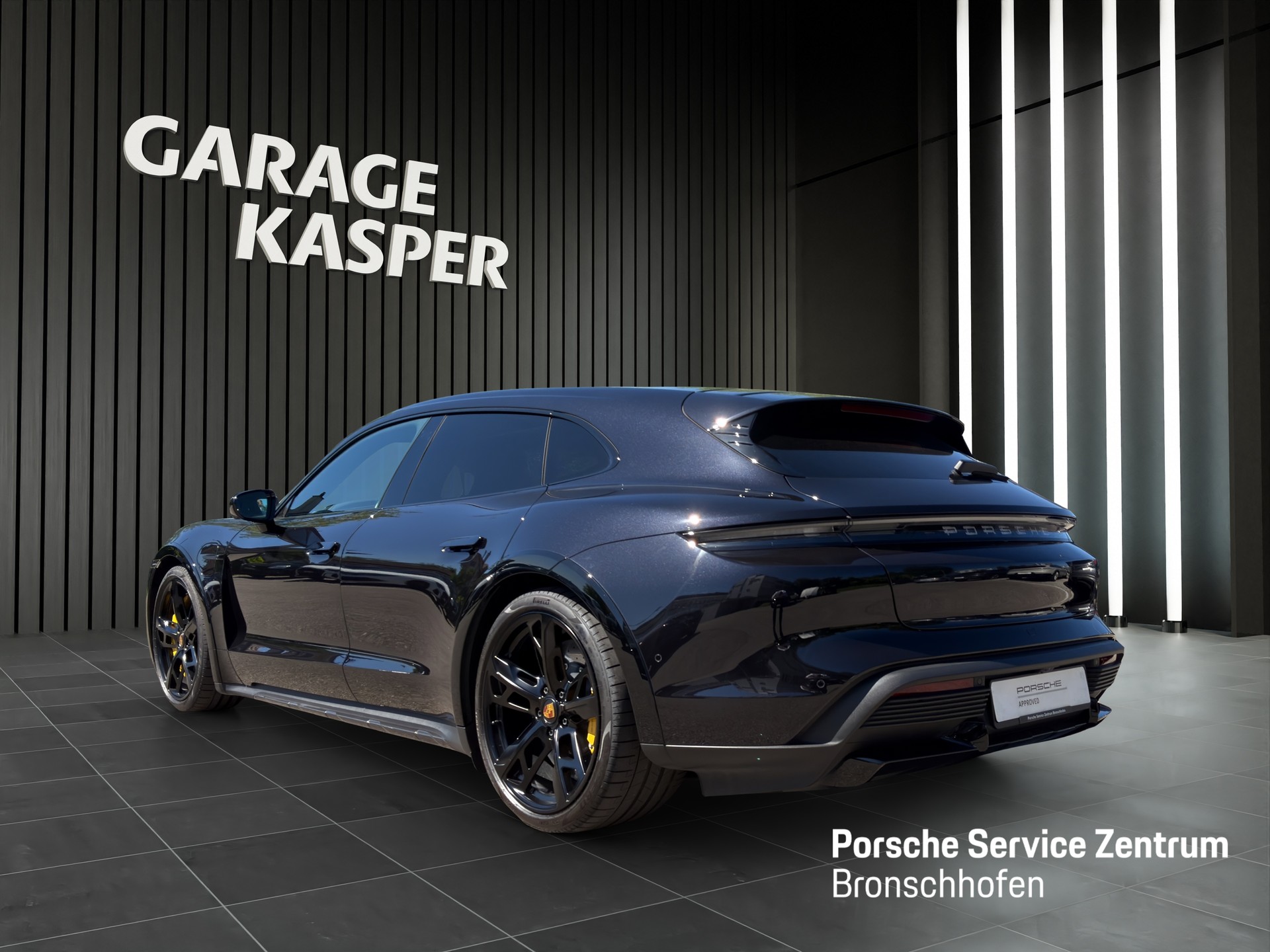 PORSCHE Taycan Turbo S Cross Turismo-showroom-element-2