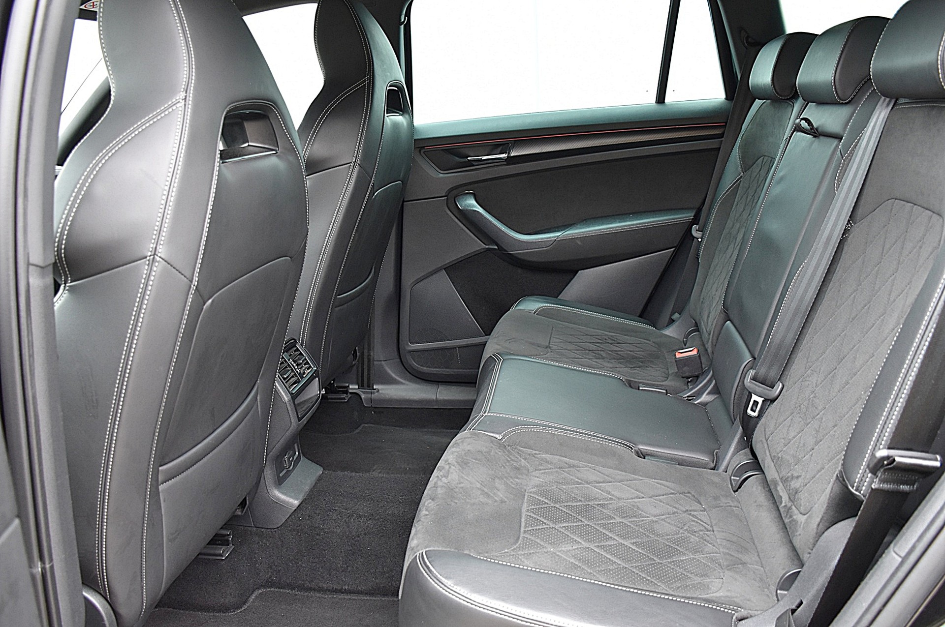 SKODA Kodiaq 2.0 TSI 4x4 SportLine-image-7