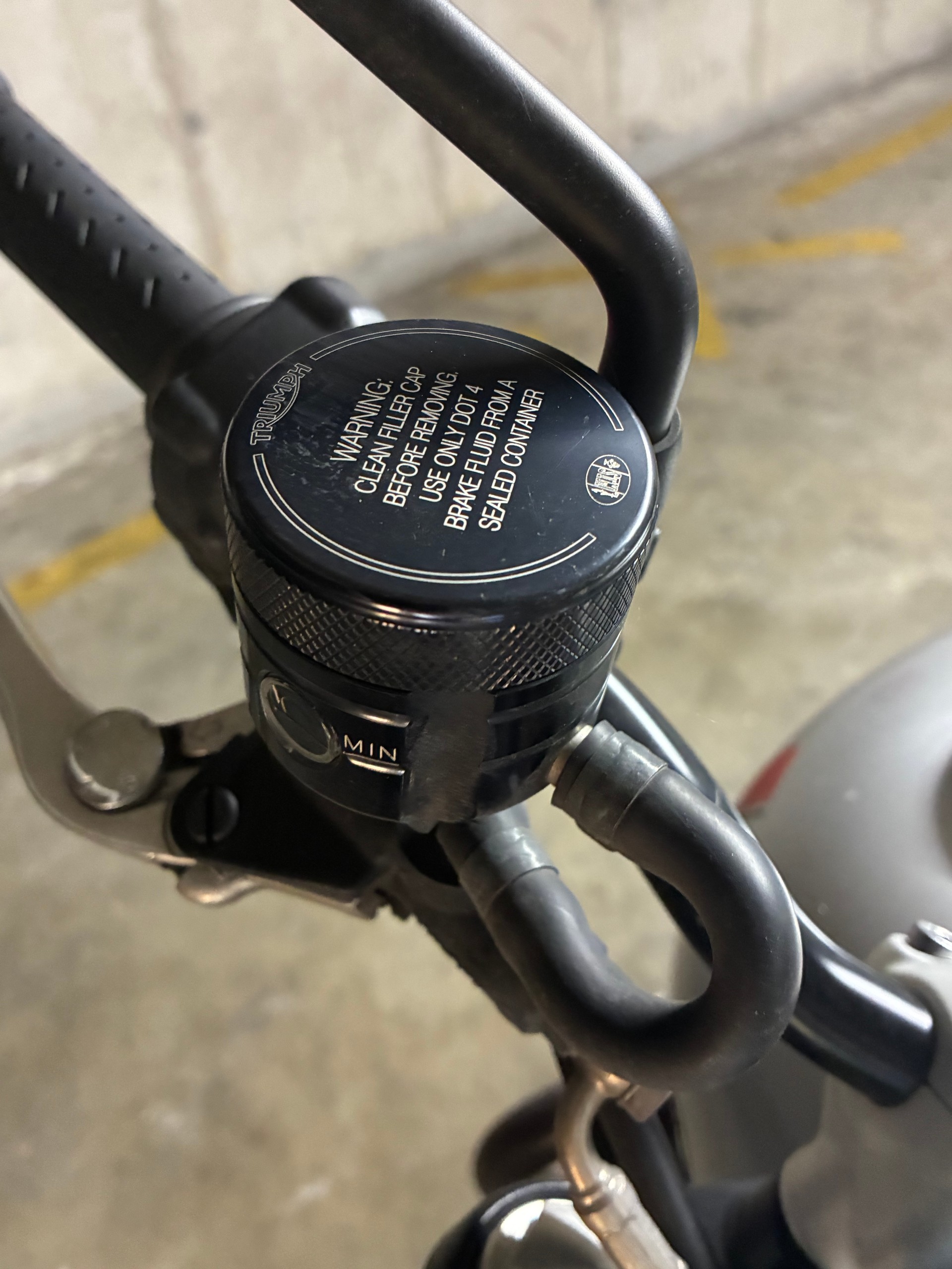 TRIUMPH Street Twin-image-5