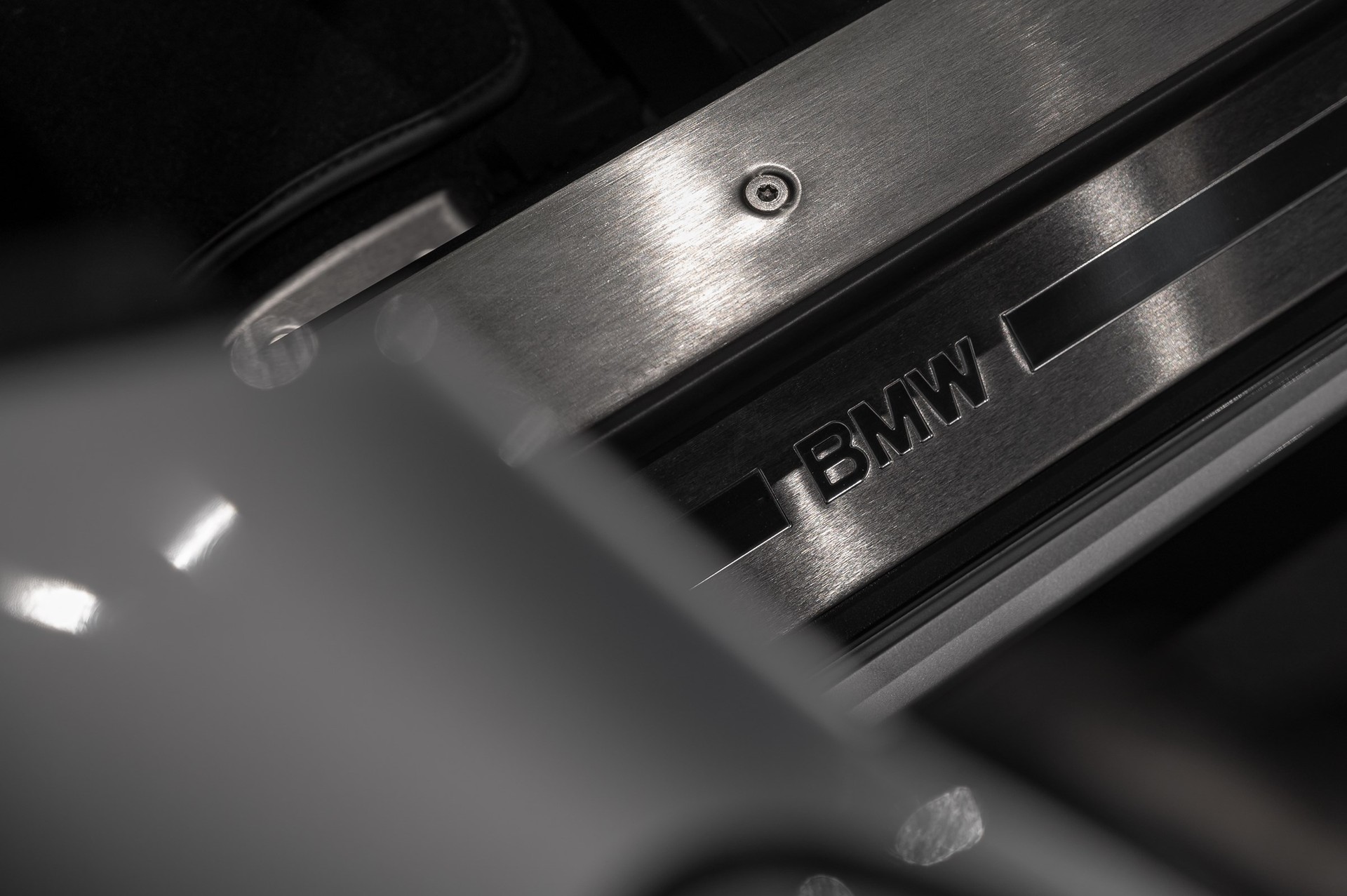 BMW Z8 Roadster-image-21