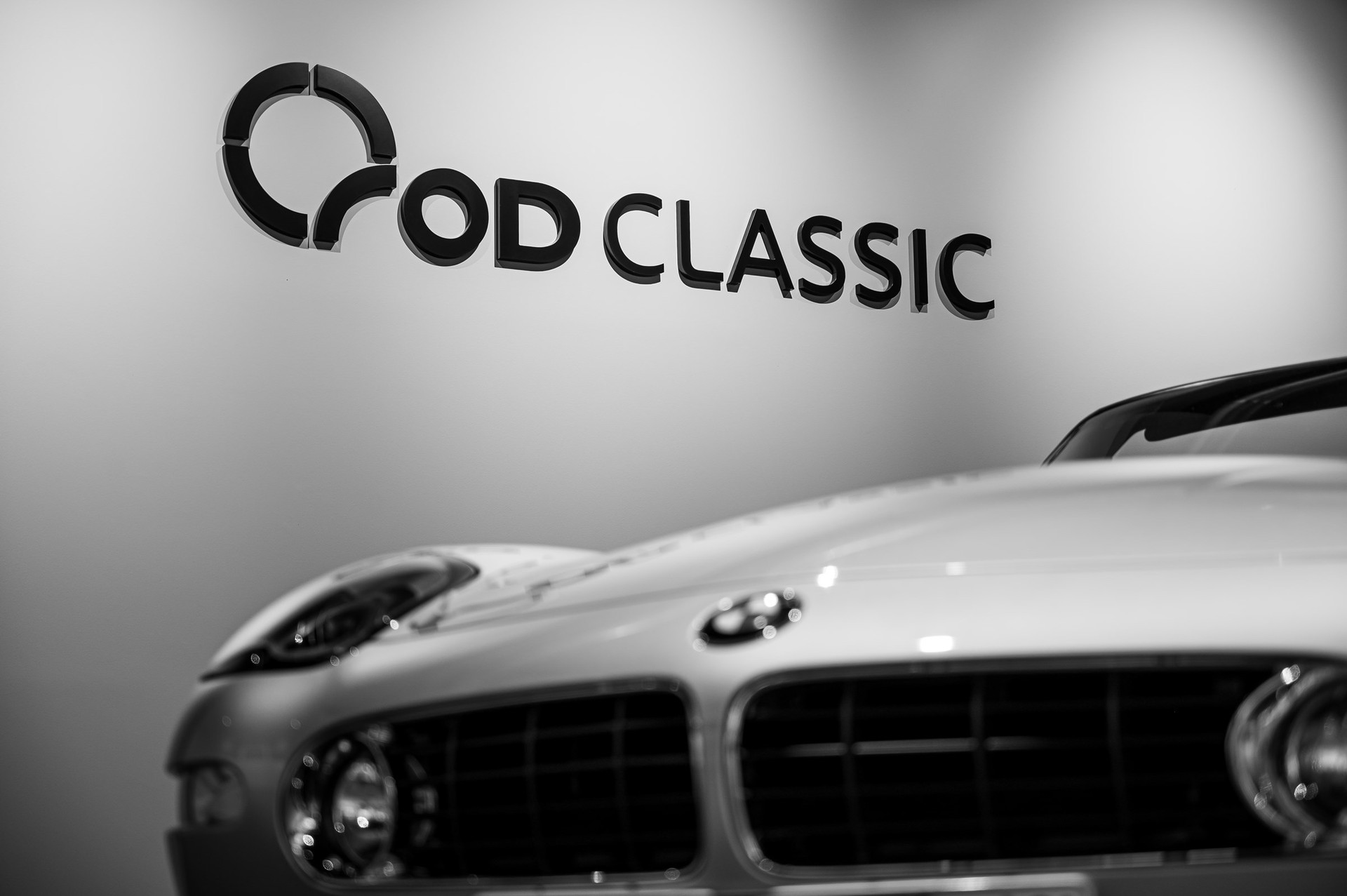 BMW Z8 Roadster-image-22