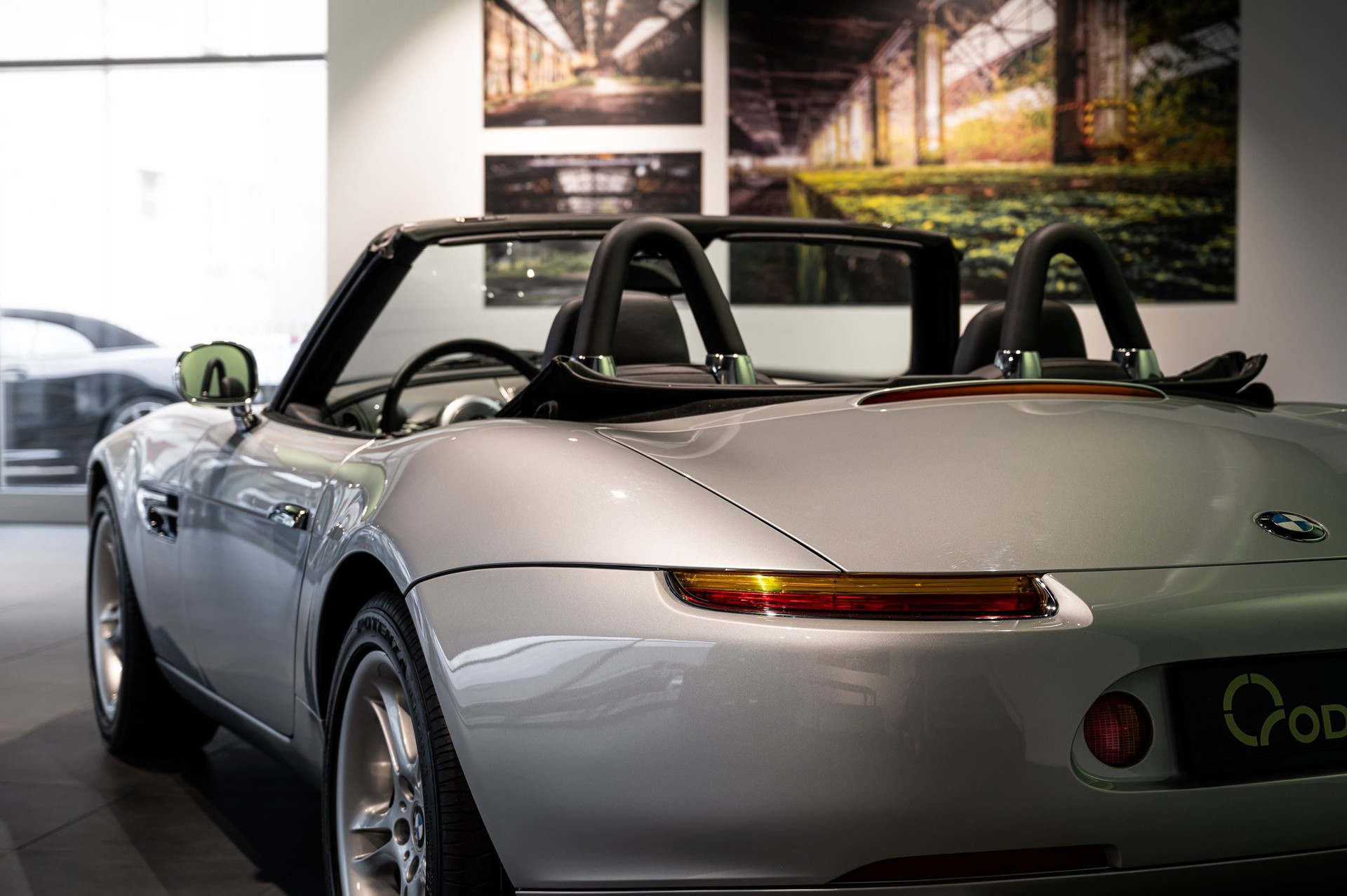 BMW Z8 Roadster-image-6