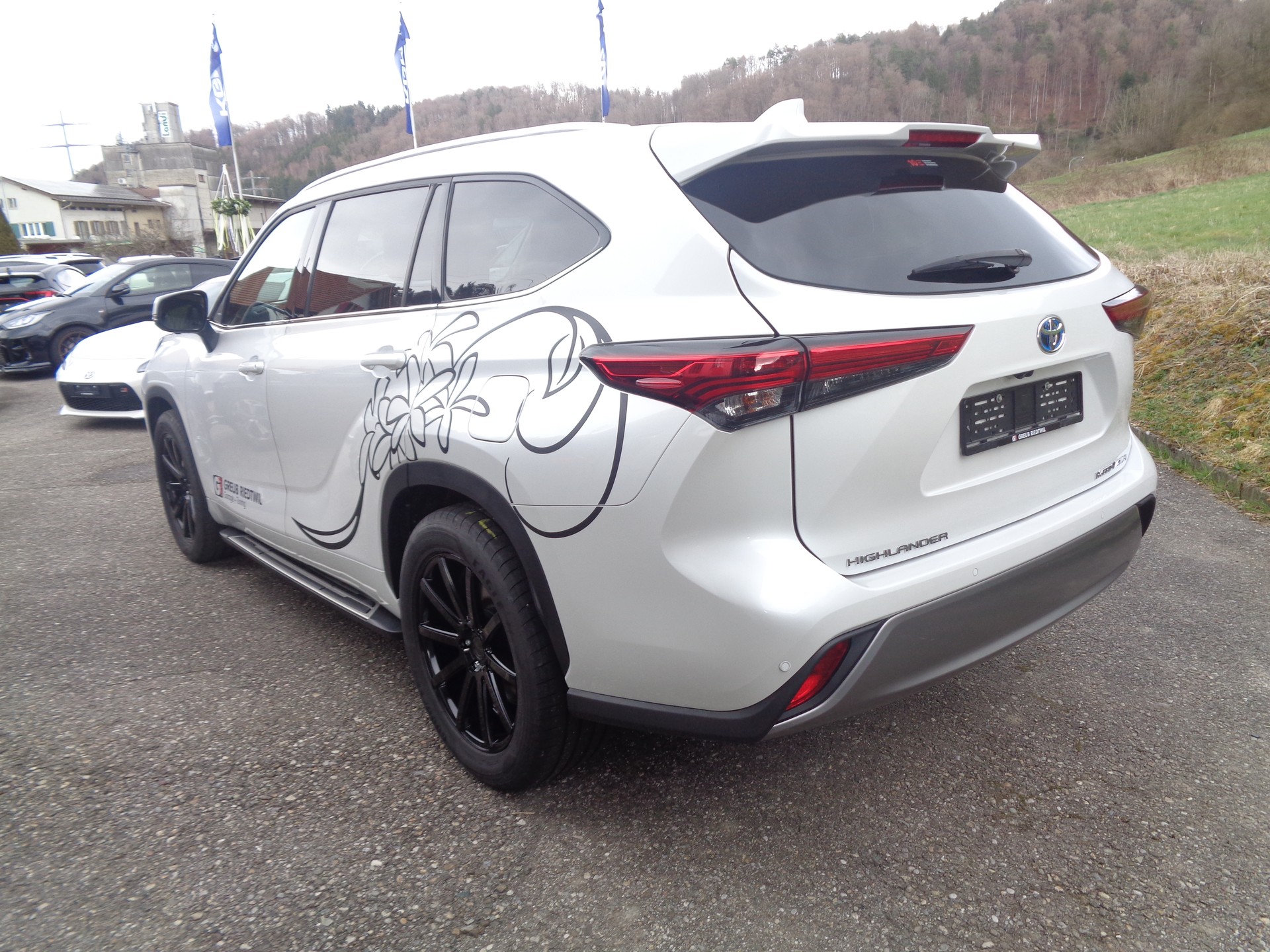 TOYOTA Highlander 2.5 HSD Premium e-CVT-showroom-element-3