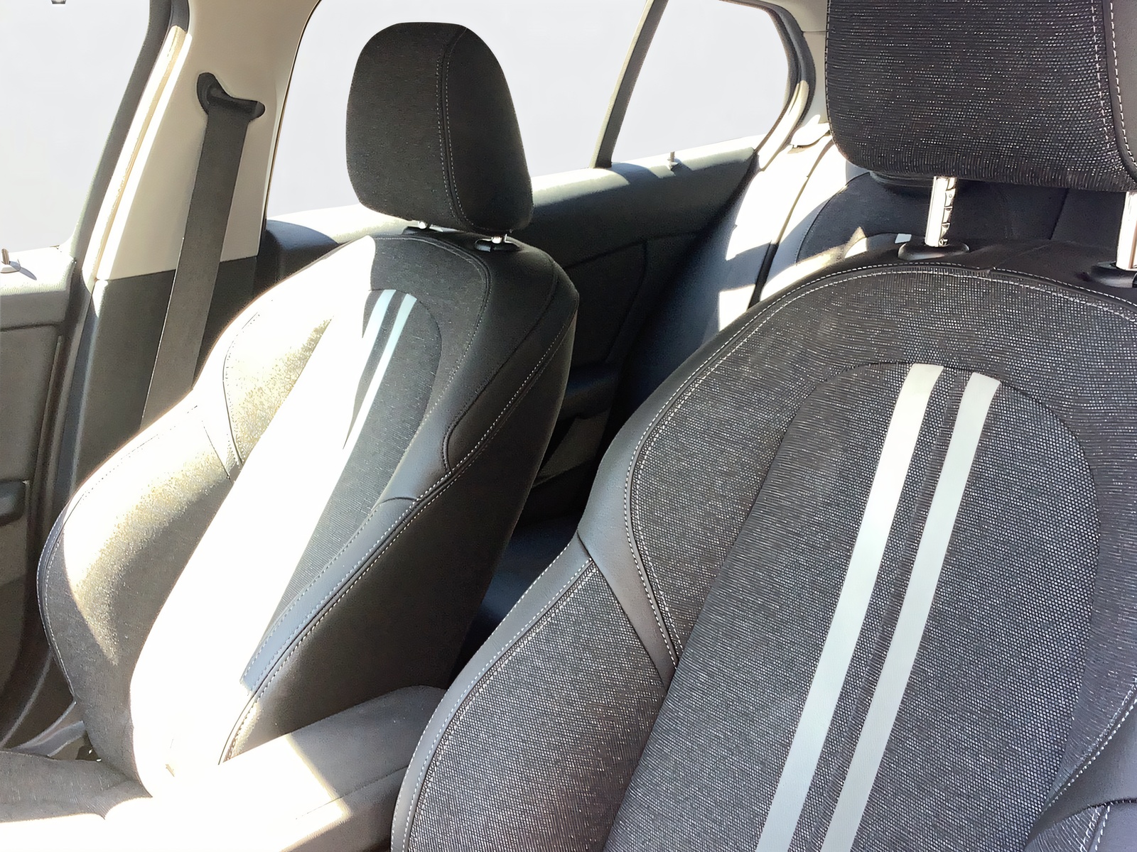 BMW 120d xDrive Sport Line-image-11