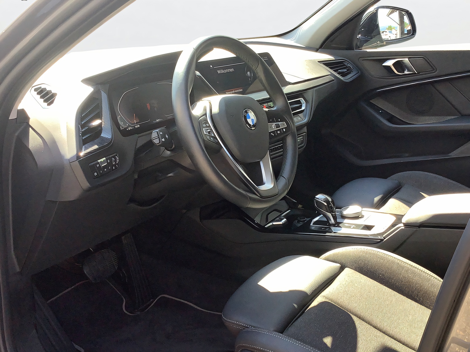 BMW 120d xDrive Sport Line-image-7