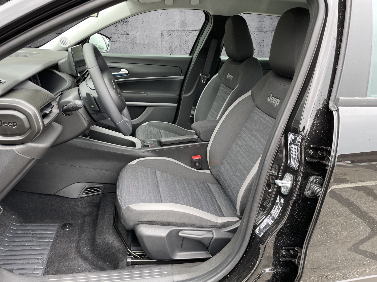 JEEP Avenger 1.2 MHEV Longitude Black Kite-image-8