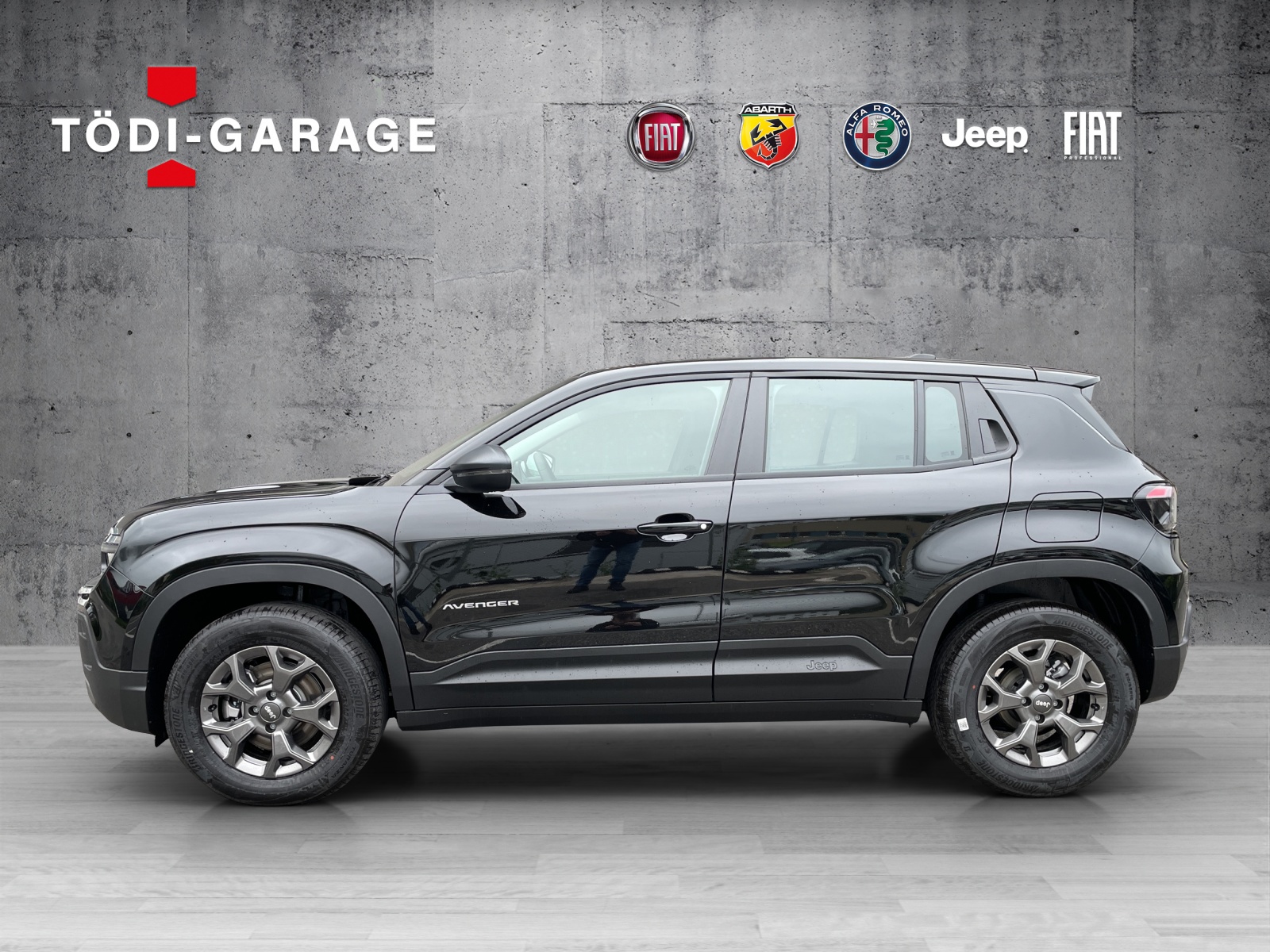 JEEP Avenger 1.2 MHEV Longitude Black Kite-showroom-element-2