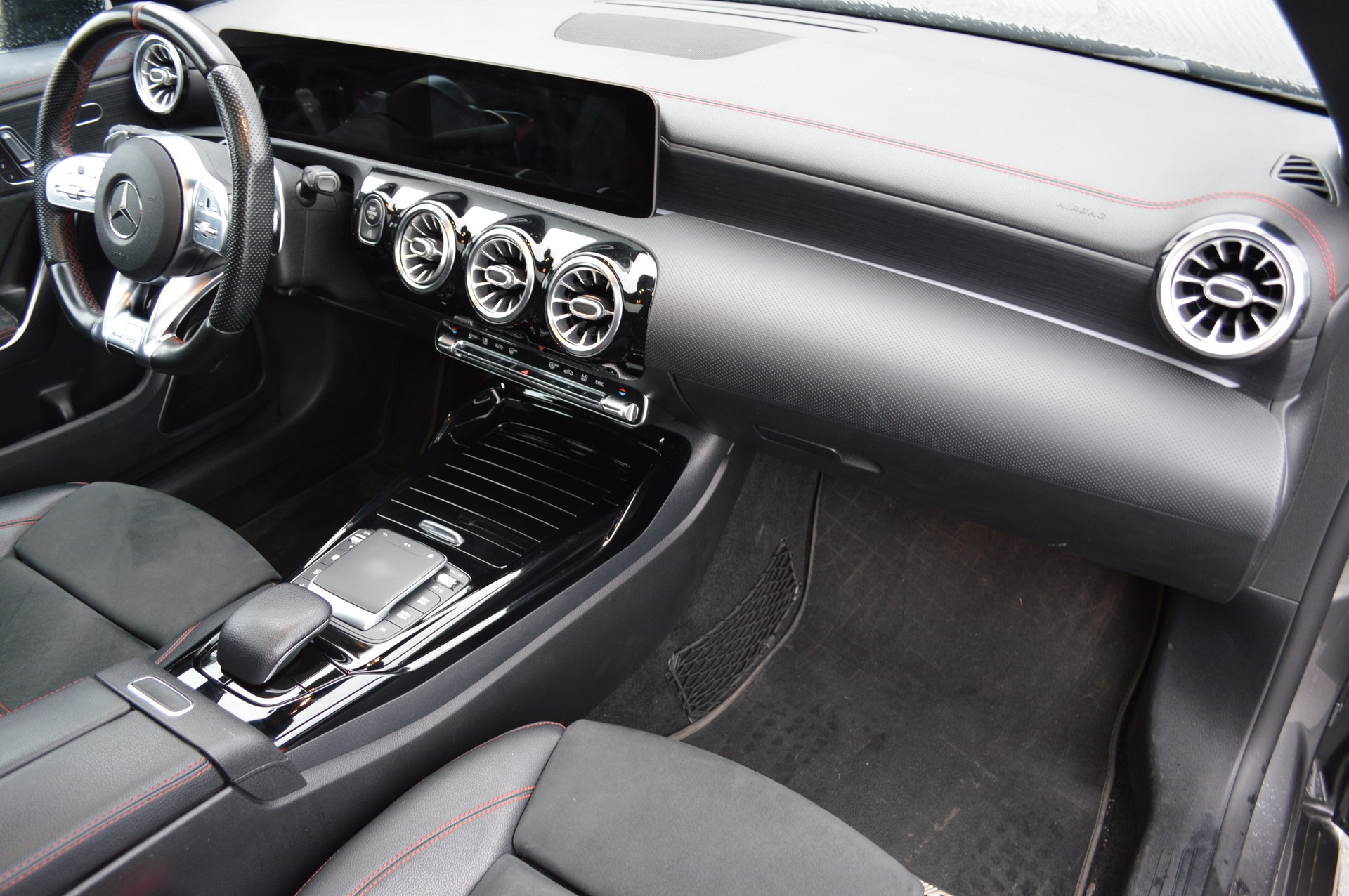 MERCEDES-BENZ CLA Shooting Brake 35 AMG 4Matic 7G-DCT-image-9