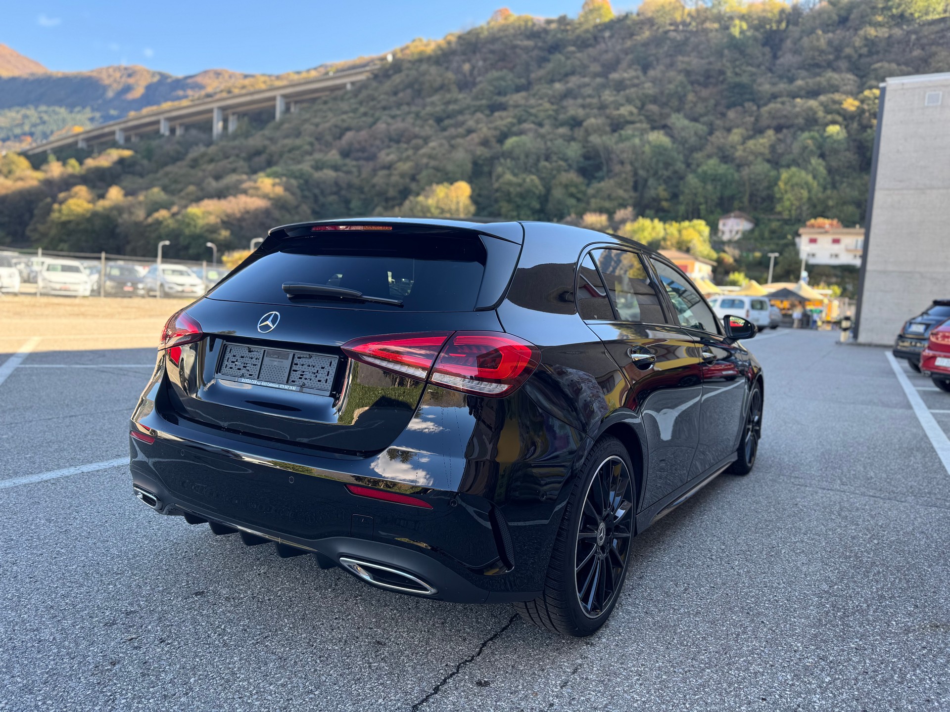 MERCEDES-BENZ A 180 AMG Line 7G-DCT-image-2