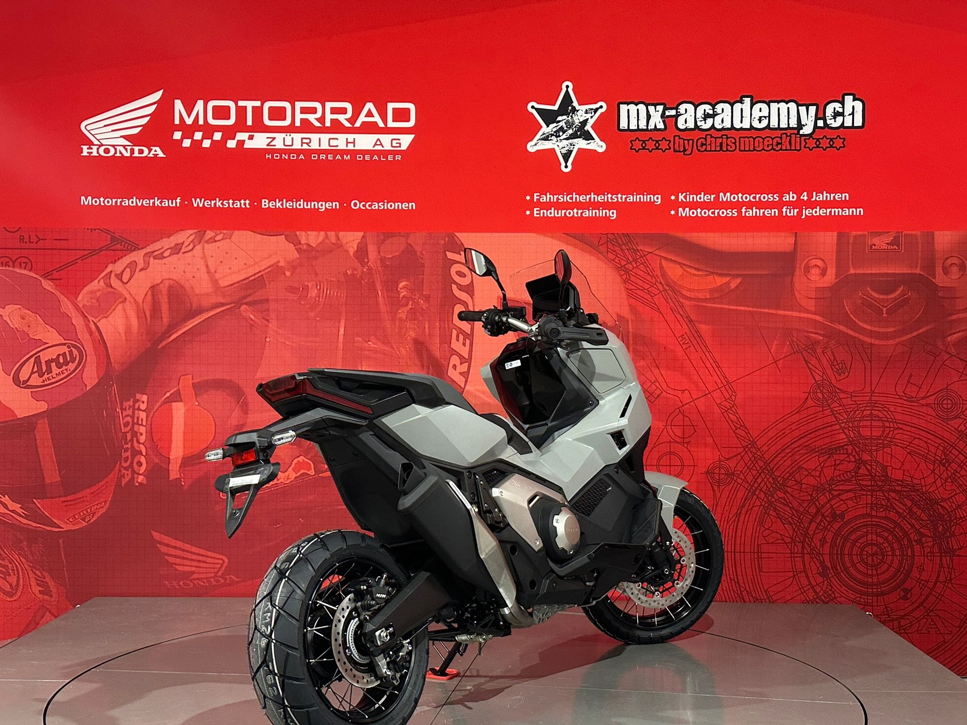 HONDA X-ADV *Modell 2026**Neufahrzeug**Matte Deep Mud Grey*-image-5