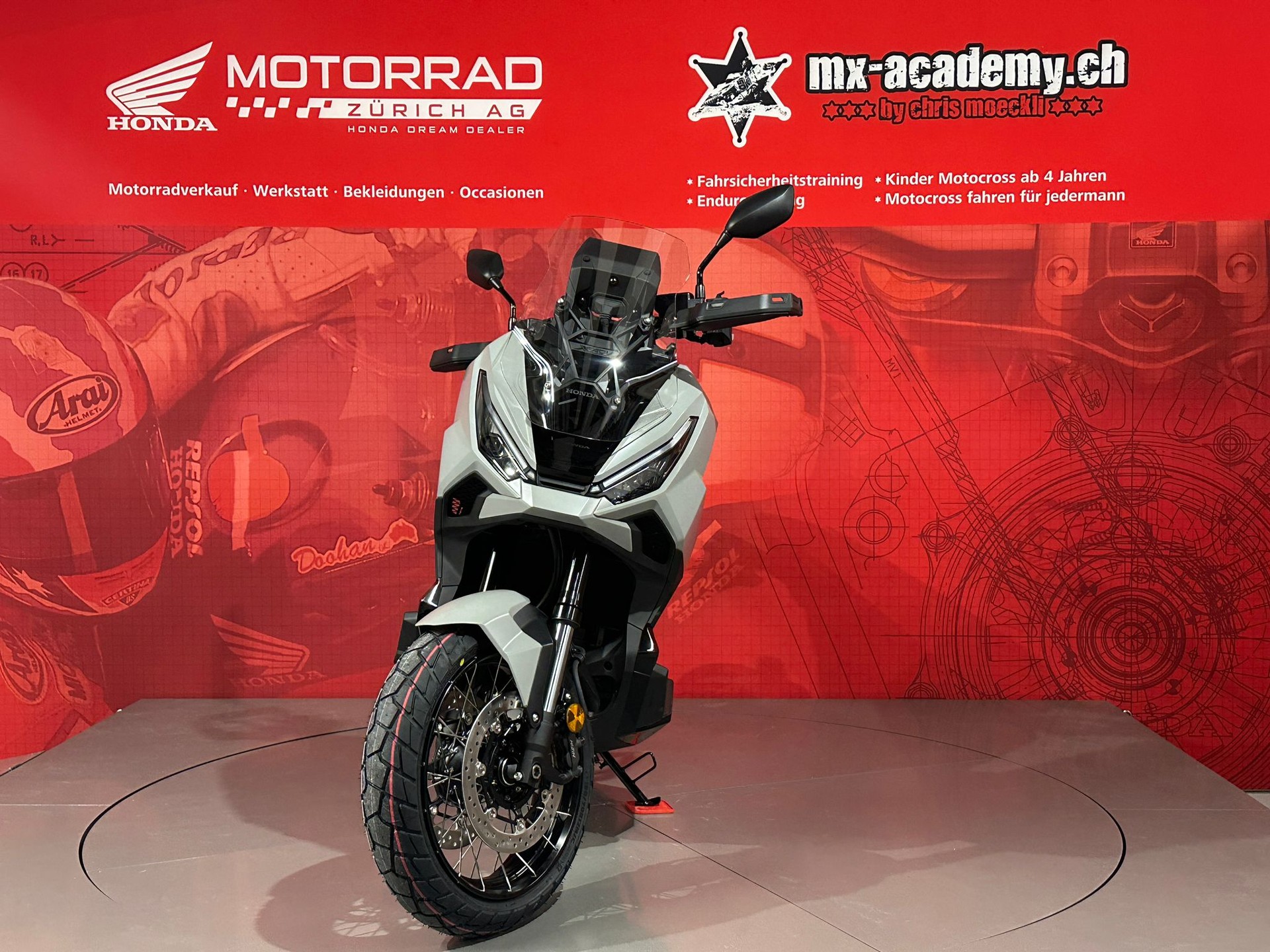 HONDA X-ADV *Modell 2026**Neufahrzeug**Matte Deep Mud Grey*-image-4