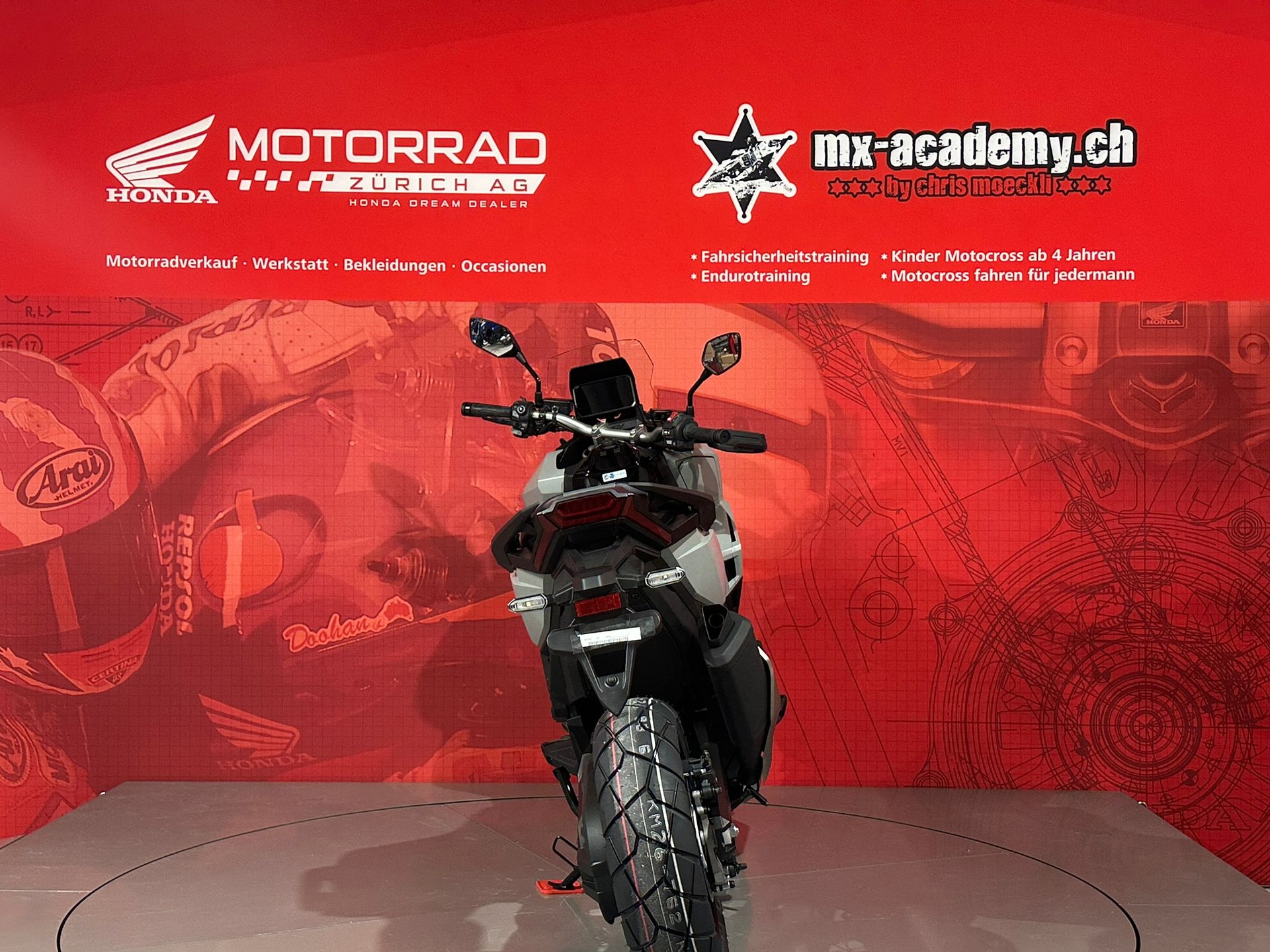 HONDA X-ADV *Modell 2026**Neufahrzeug**Matte Deep Mud Grey*-image-3