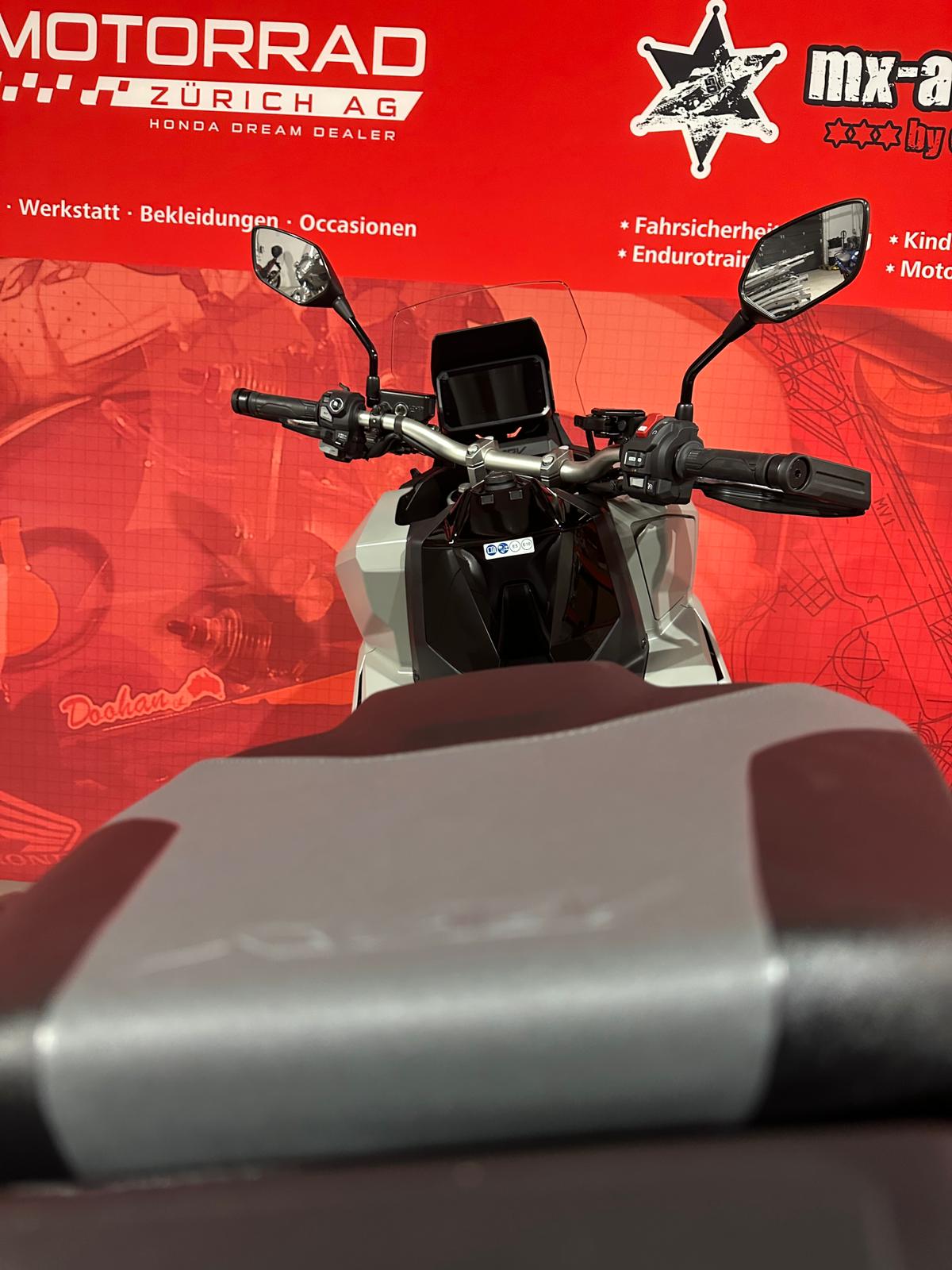 HONDA X-ADV *Modell 2026**Neufahrzeug**Matte Deep Mud Grey*-image-8