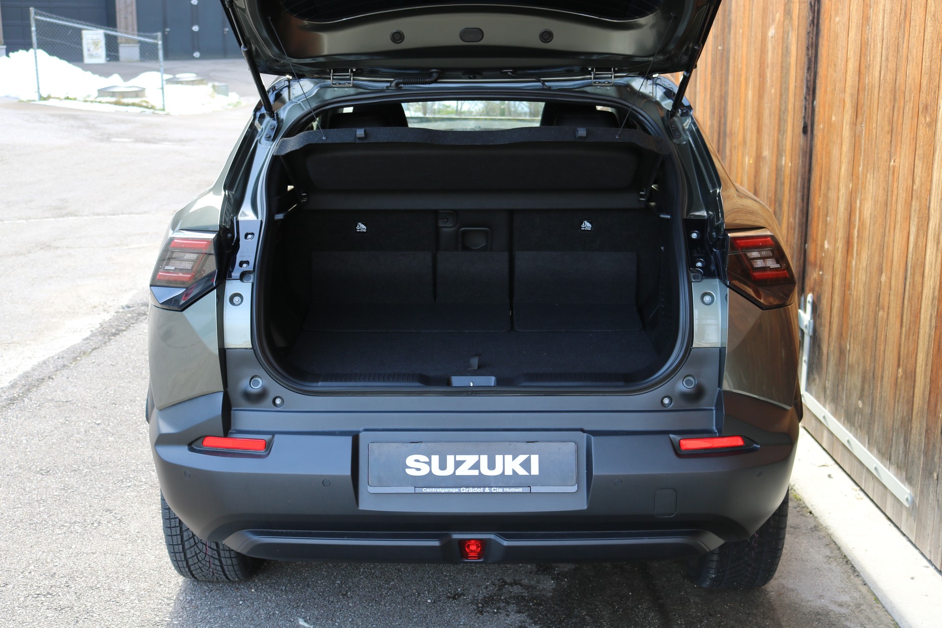 SUZUKI e Vitara Compact Top 4x4 61kwh-image-15