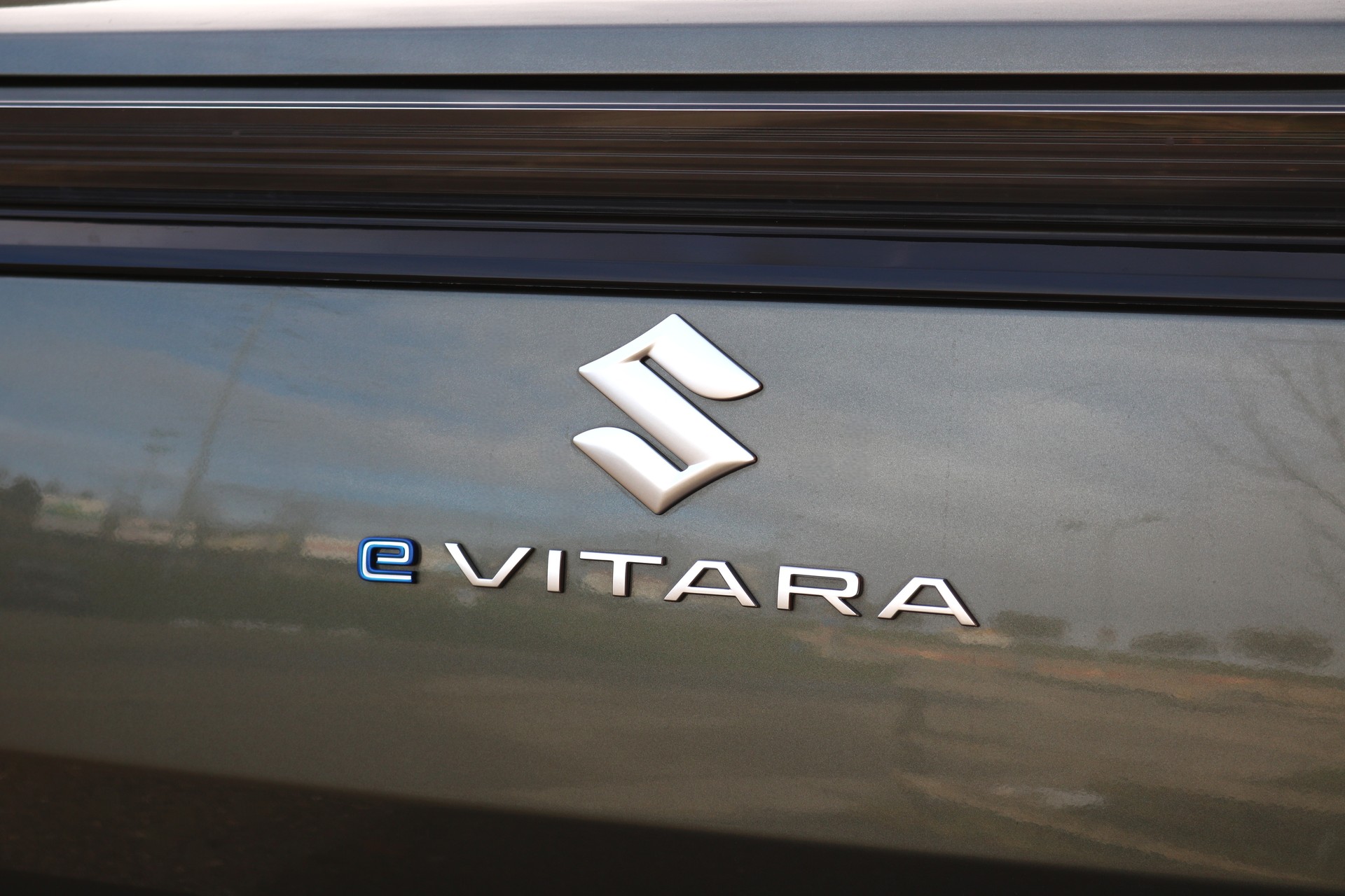 SUZUKI e Vitara Compact Top 4x4 61kwh-image-17
