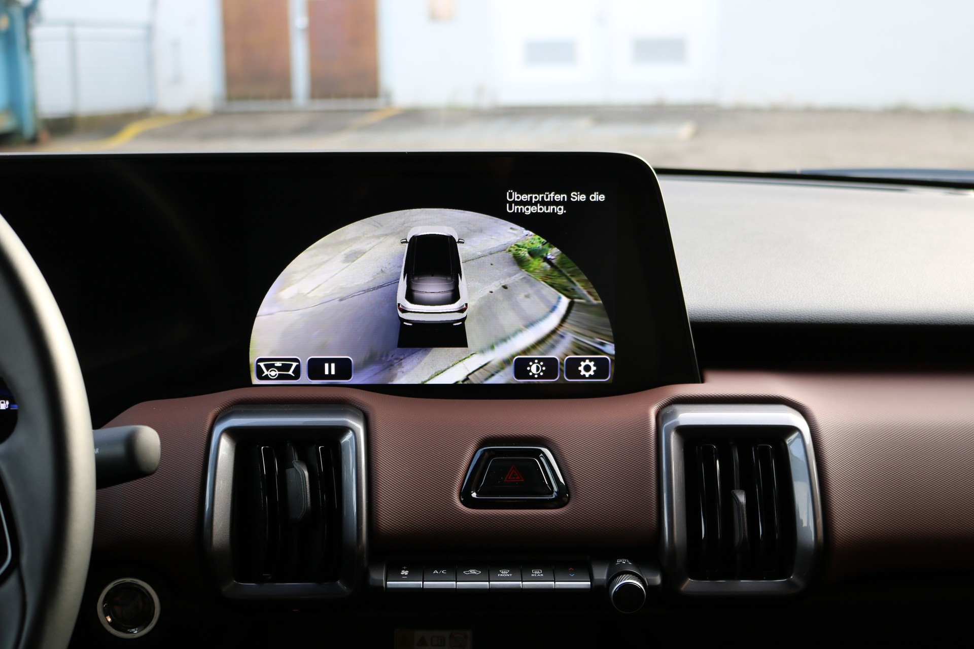 SUZUKI e Vitara Compact Top 4x4 61kwh-image-6