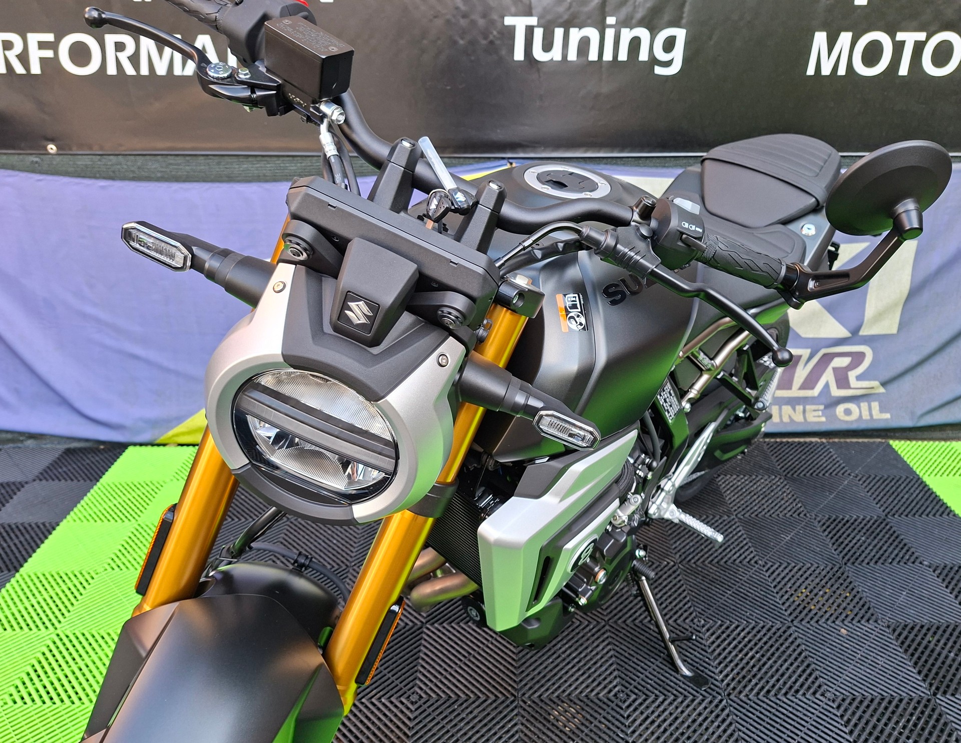 SUZUKI GSX 8T-image-10