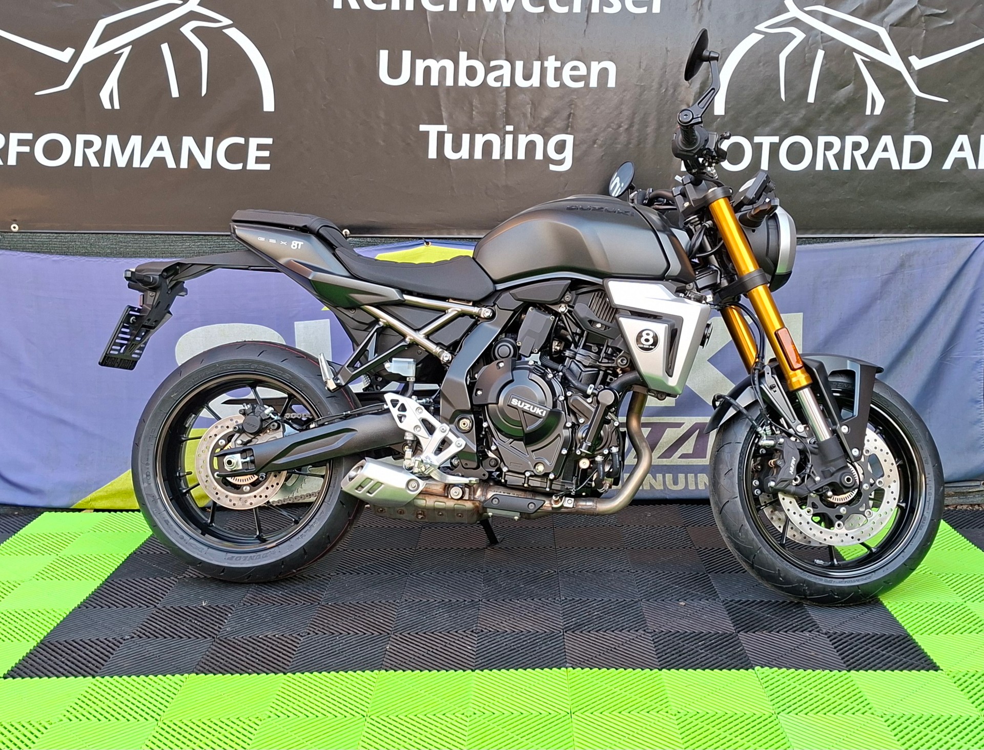 SUZUKI GSX 8T-image-0