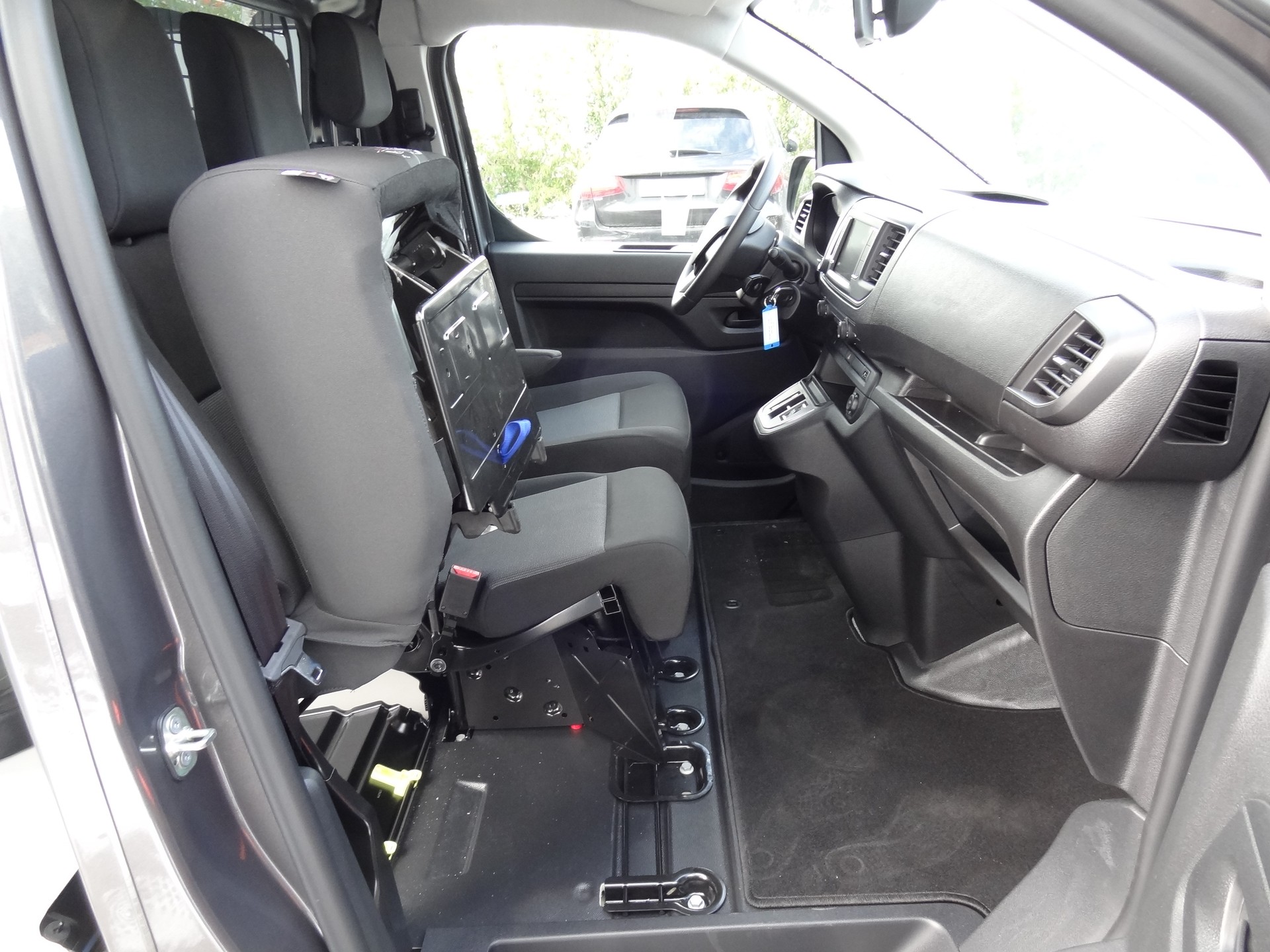 PEUGEOT Expert 75 KWh Standard-image-13