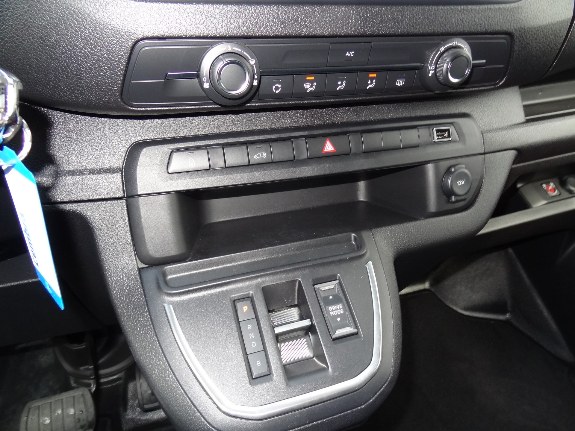 PEUGEOT Expert 75 KWh Standard-image-11