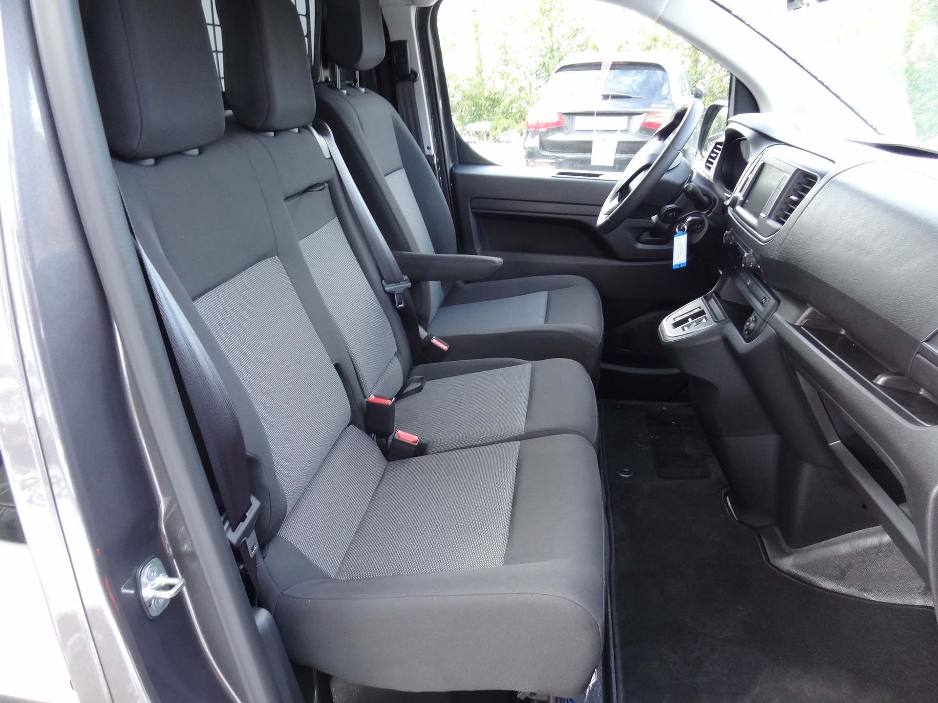 PEUGEOT Expert 75 KWh Standard-image-12