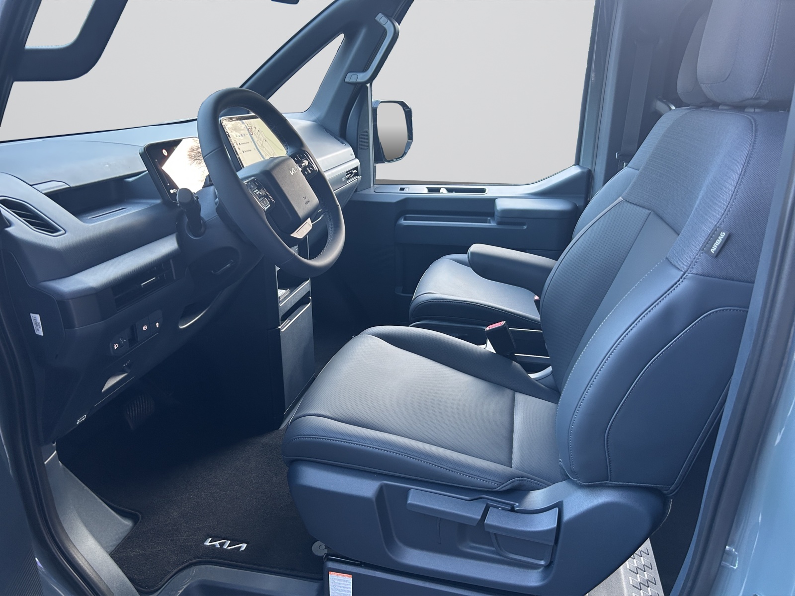KIA PV5 71.2 kWh Plus Passanger-image-4