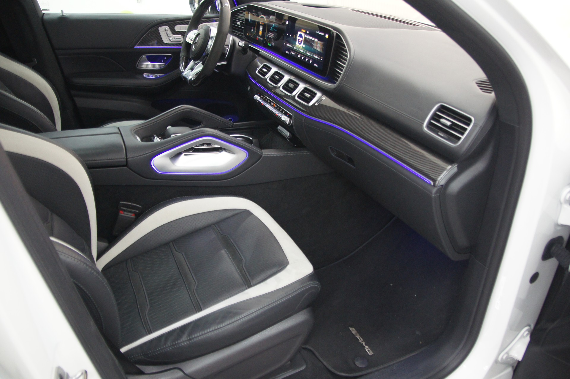 MERCEDES-BENZ GLE Coupé 63 S AMG 4Matic+ Speedshift-image-11
