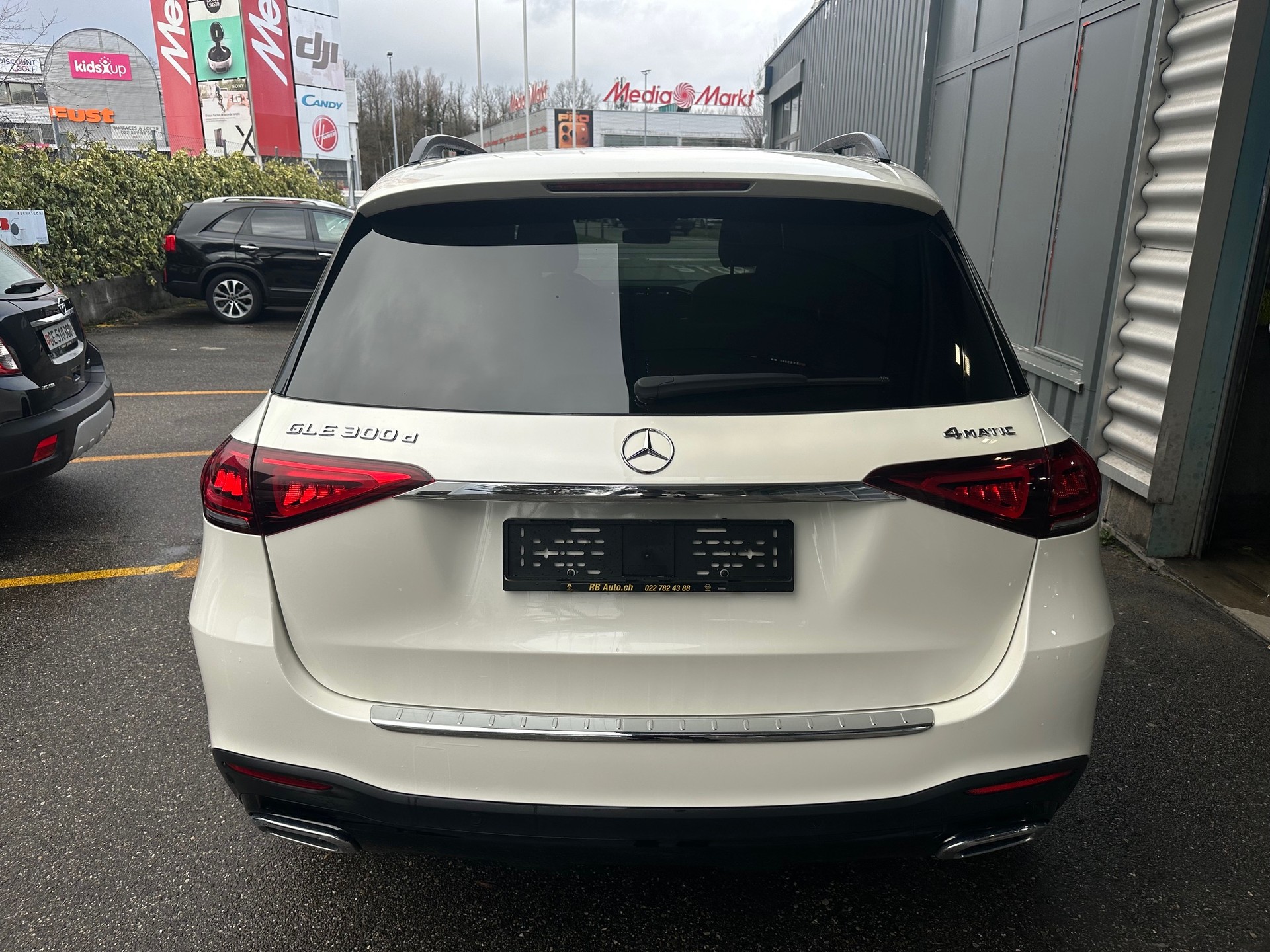 MERCEDES-BENZ GLE 300 d 4Matic AMG Line 9G-Tronic-image-3