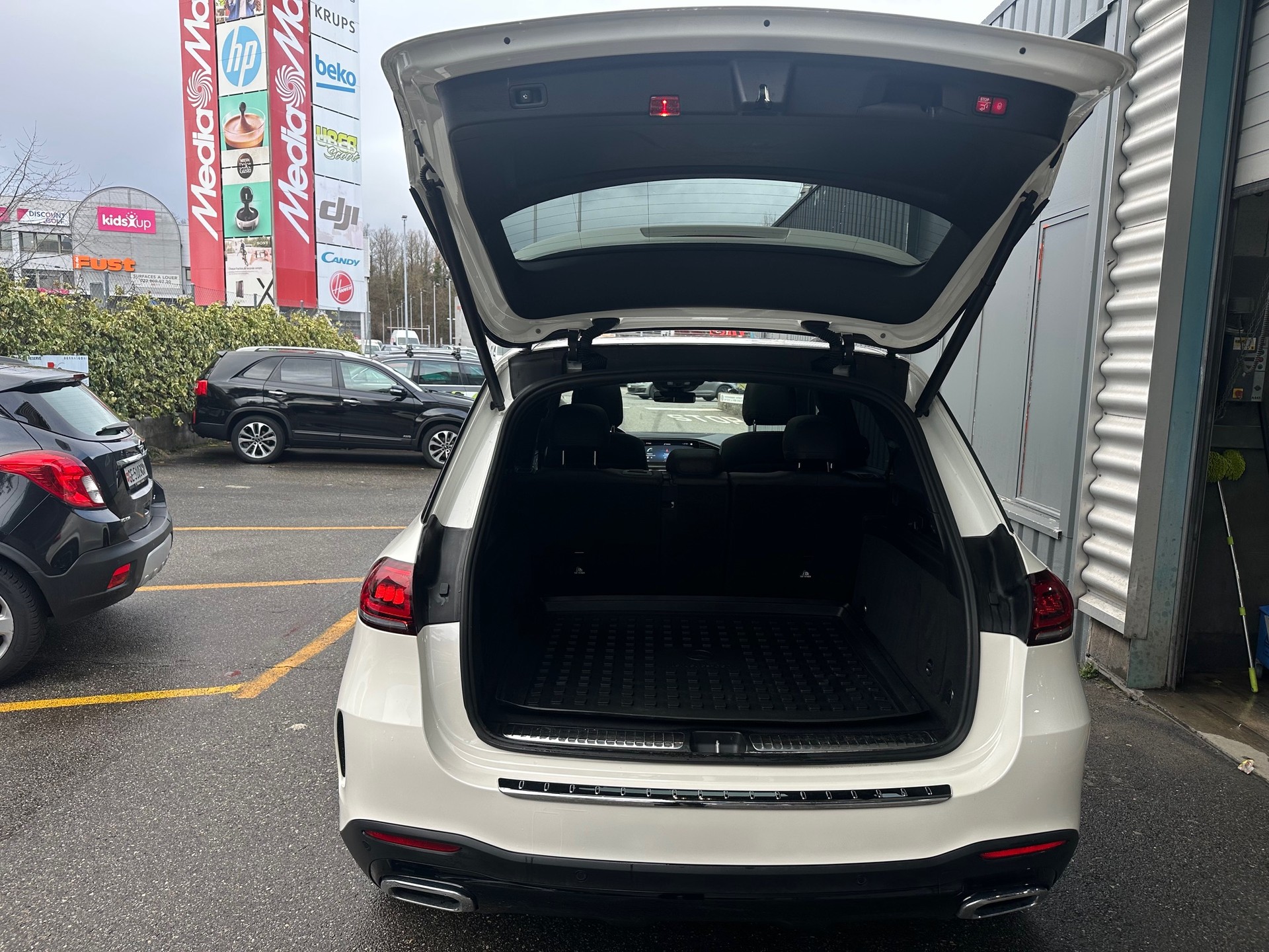 MERCEDES-BENZ GLE 300 d 4Matic AMG Line 9G-Tronic-image-6