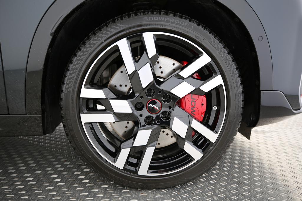 MINI Countryman U25 2.0i John Cooper Works ALL4-image-15